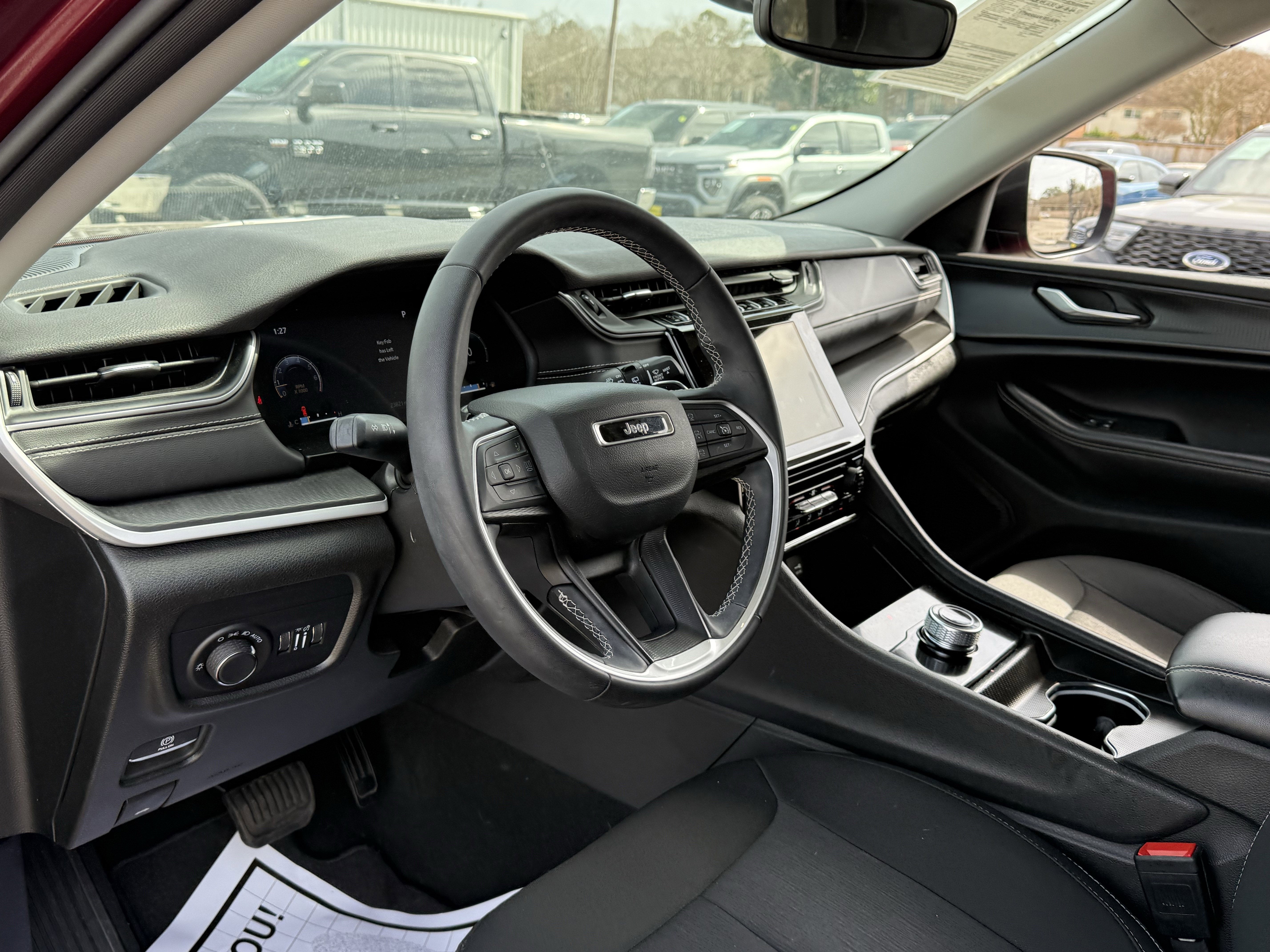 2024 Jeep Grand Cherokee Laredo 4x2