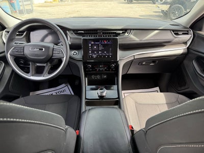 2024 Jeep Grand Cherokee Laredo 4x2