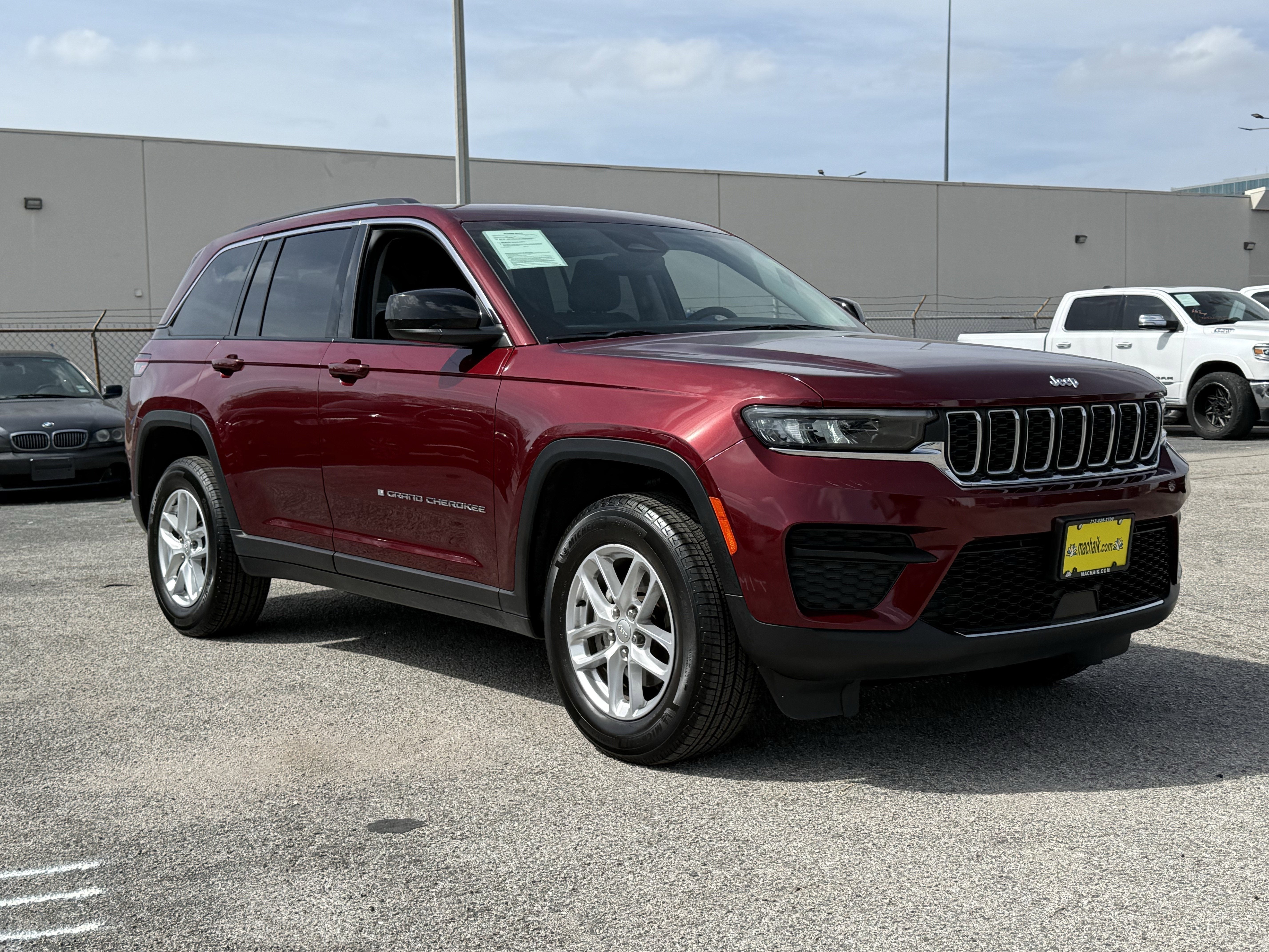 2024 Jeep Grand Cherokee Laredo 4x2