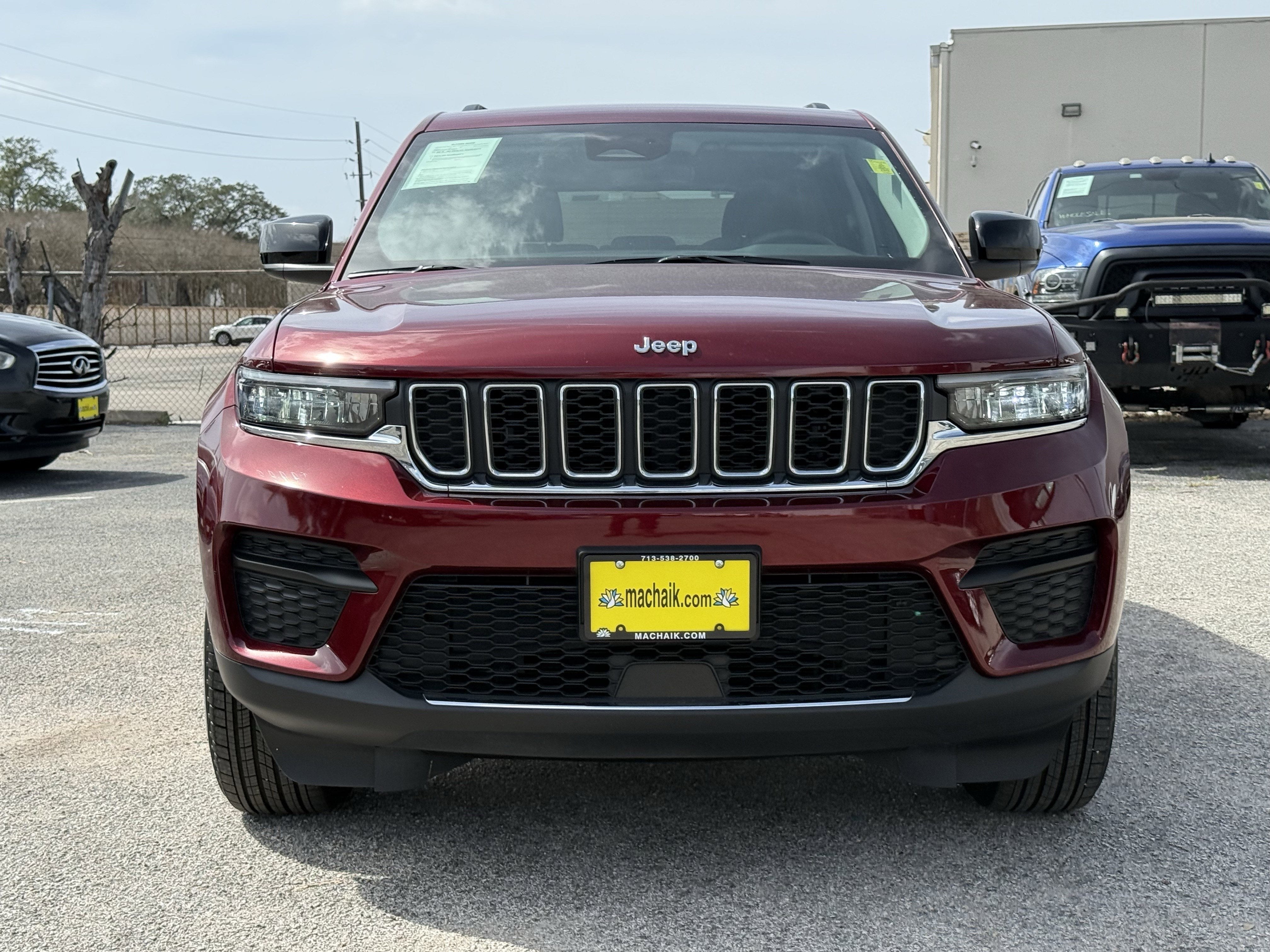 2024 Jeep Grand Cherokee Laredo 4x2