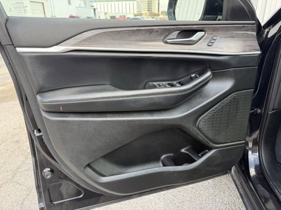 2023 Jeep Grand Cherokee Limited 4x2