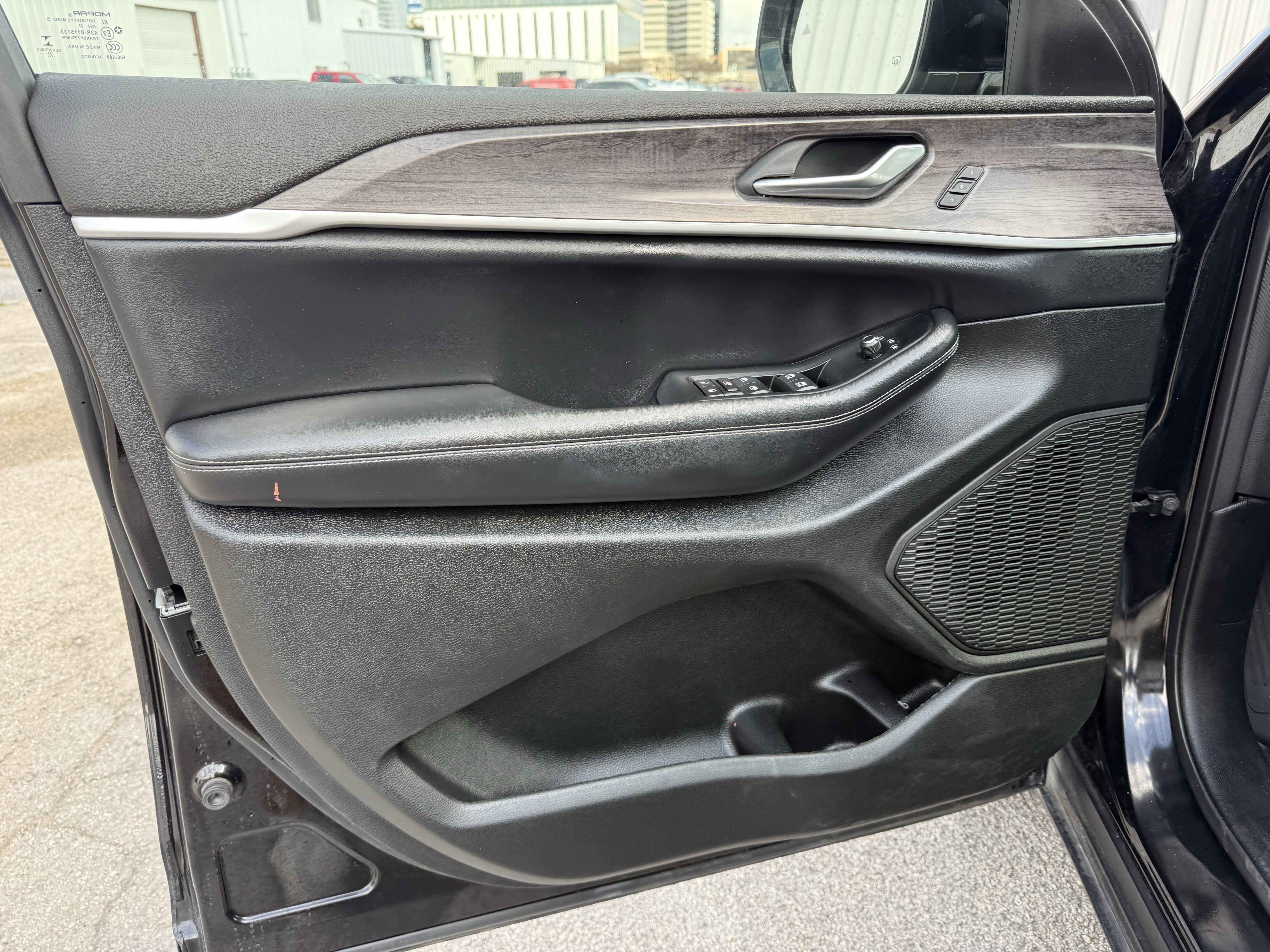 2023 Jeep Grand Cherokee Limited 4x2