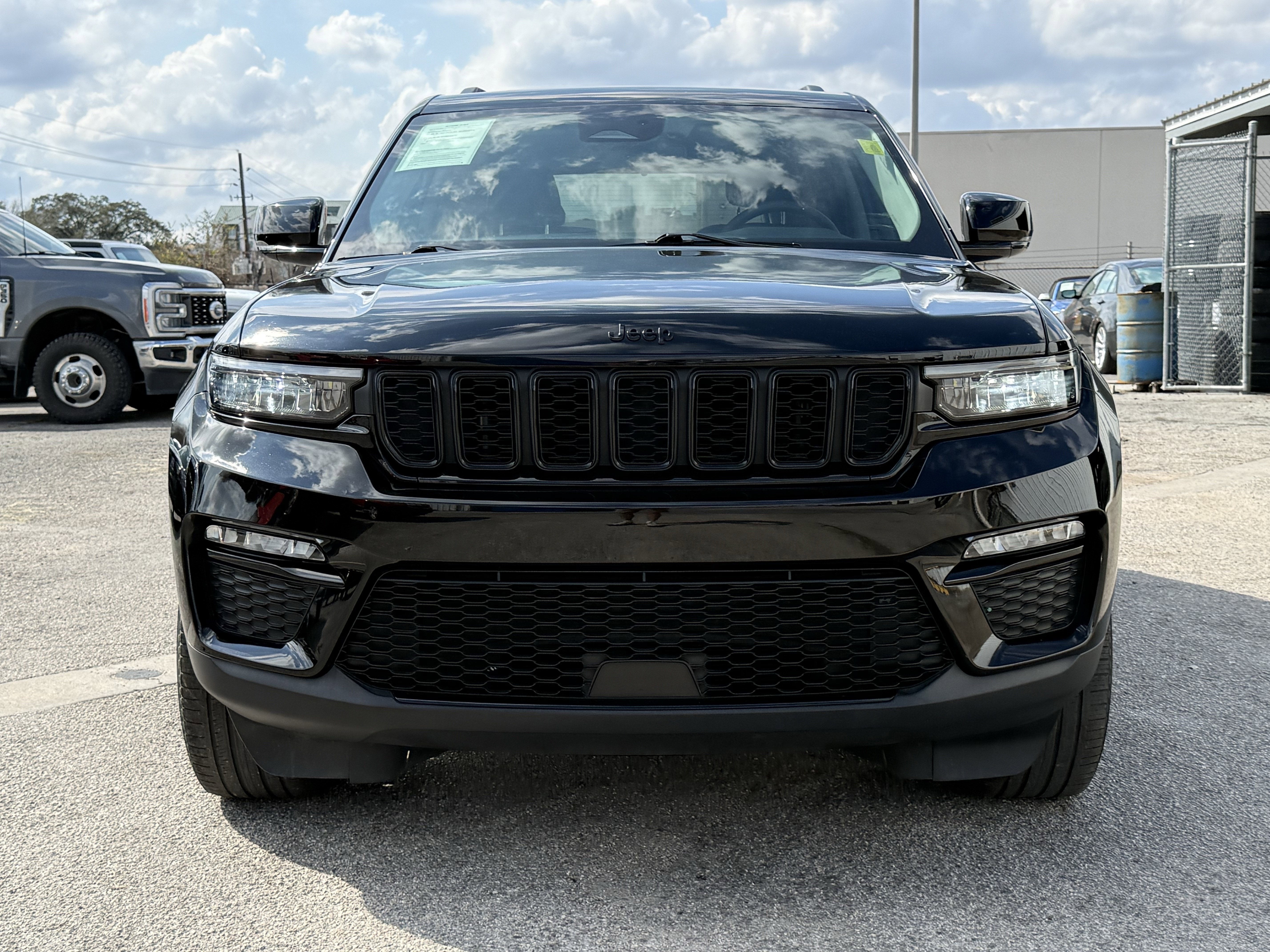 2023 Jeep Grand Cherokee Limited 4x2