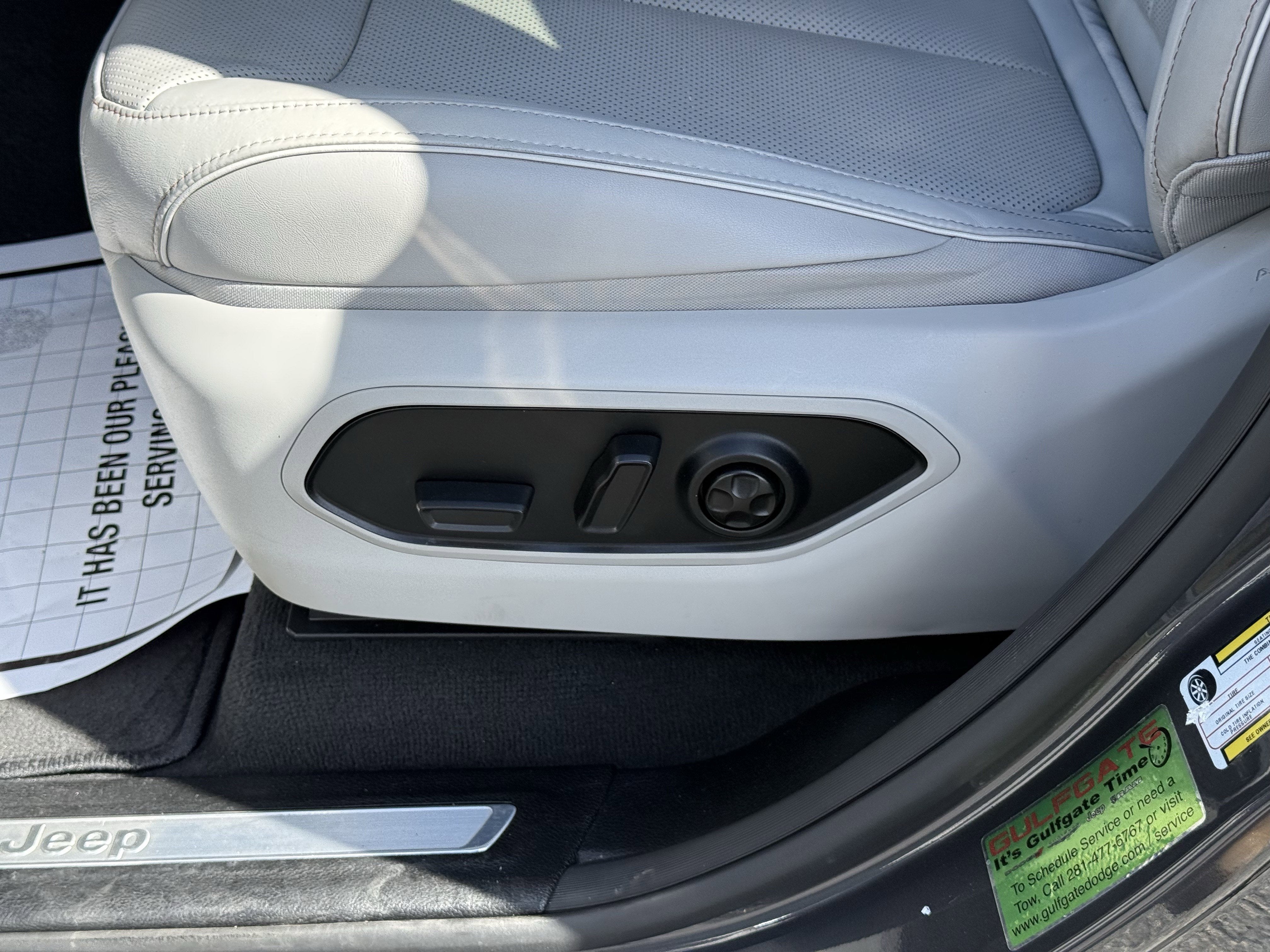 2022 Jeep Grand Cherokee Overland 4x2