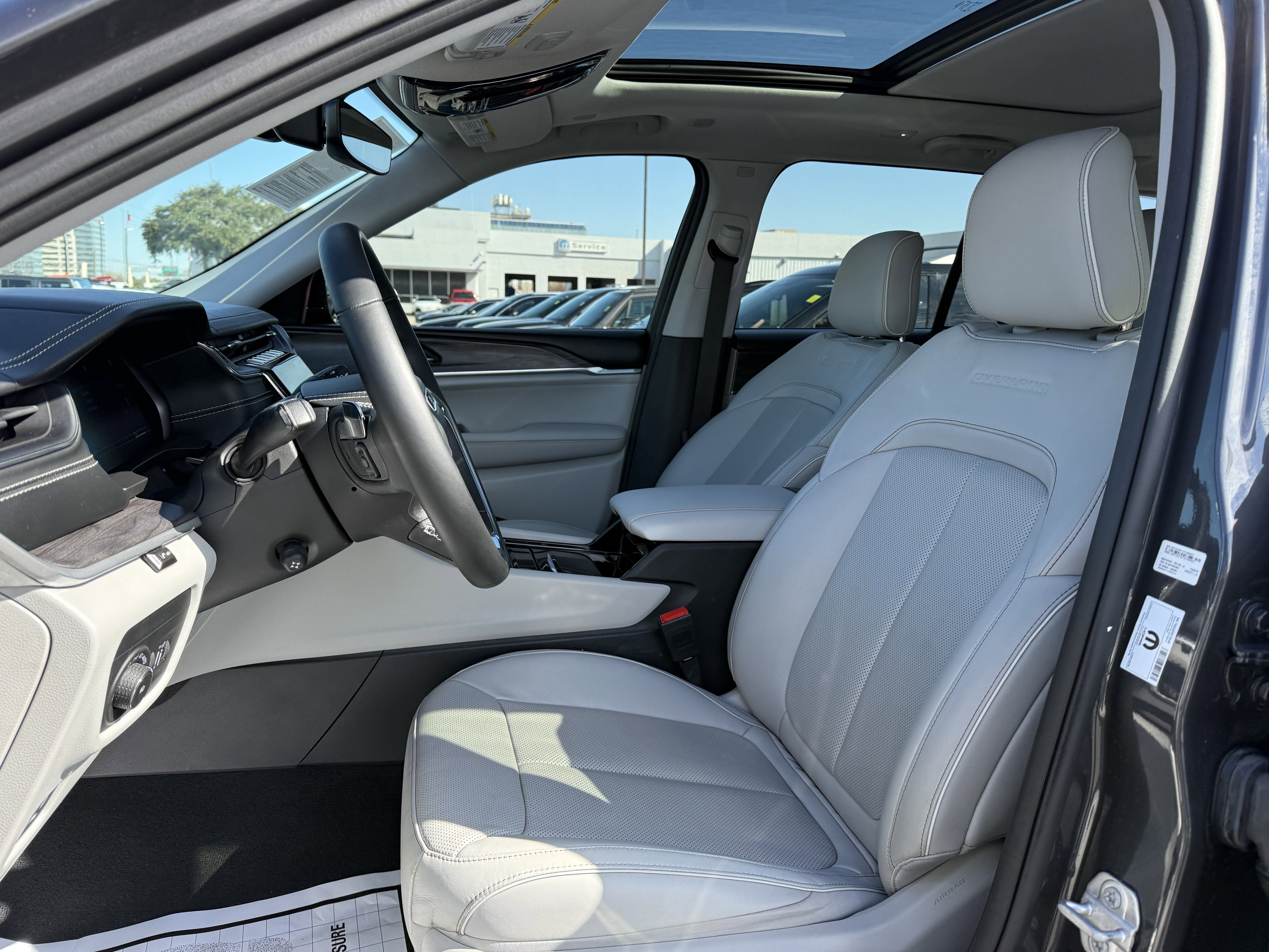 2022 Jeep Grand Cherokee Overland 4x2