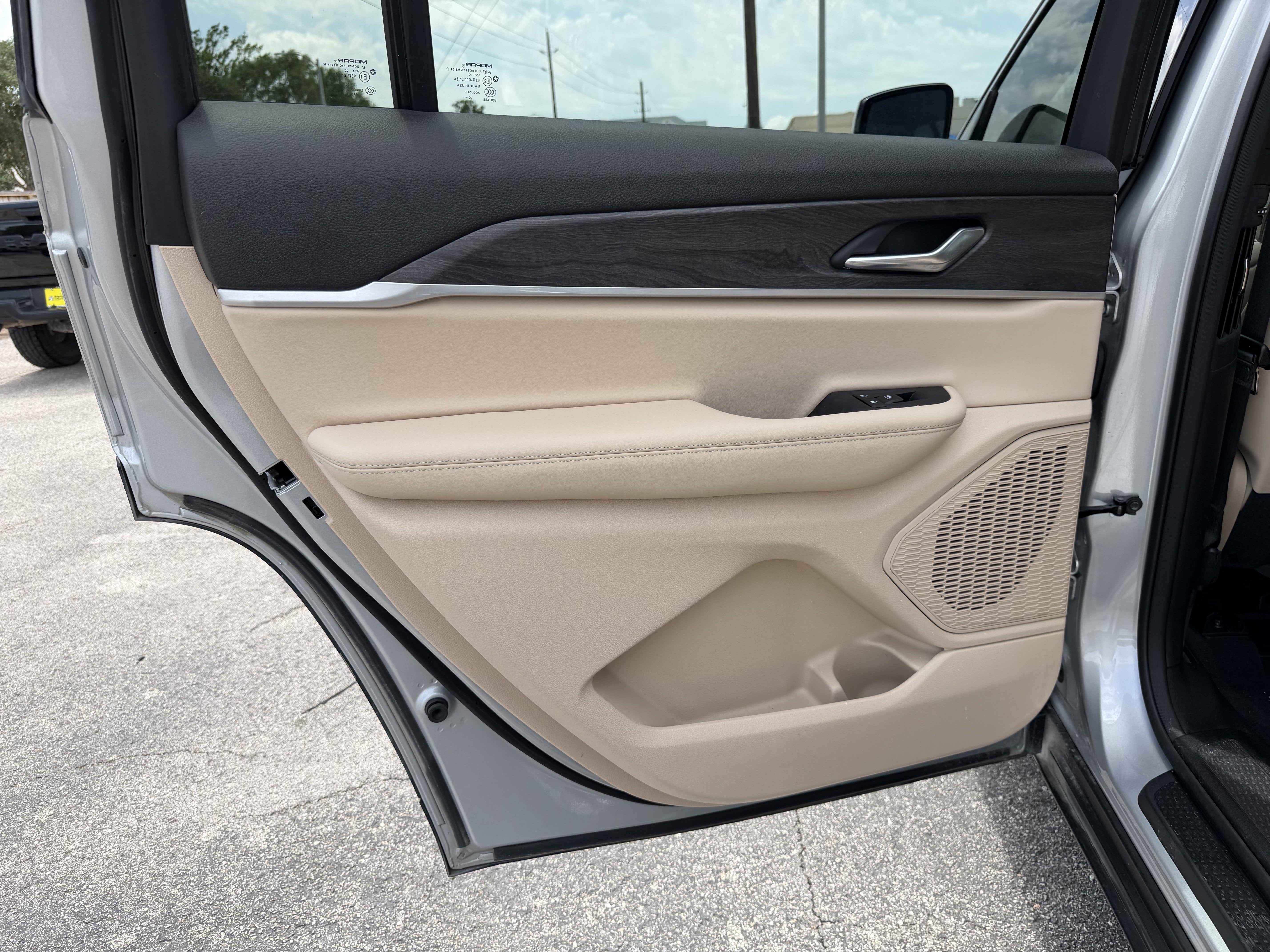 2023 Jeep Grand Cherokee L Limited 4x2