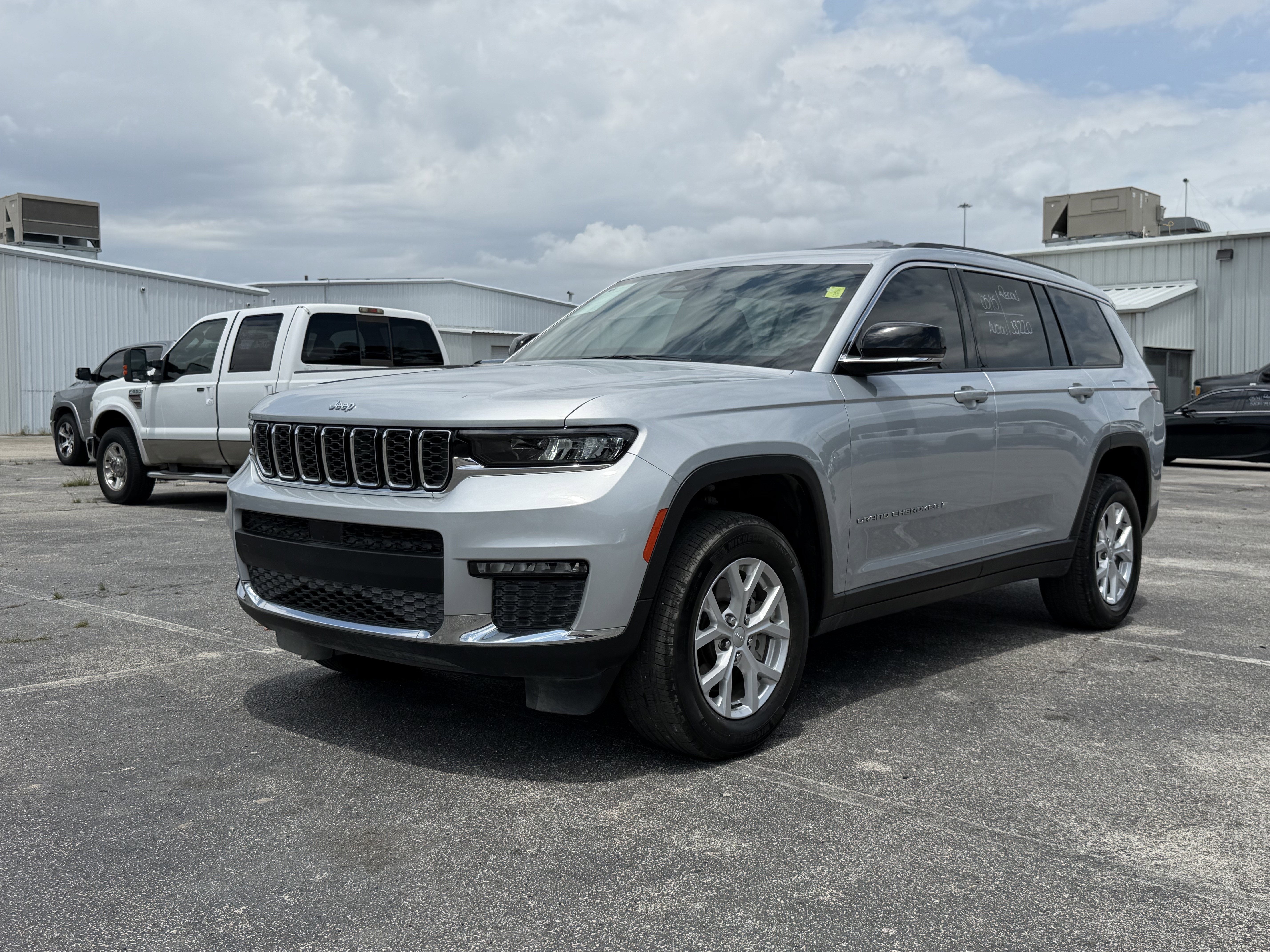 2023 Jeep Grand Cherokee L Limited 4x2