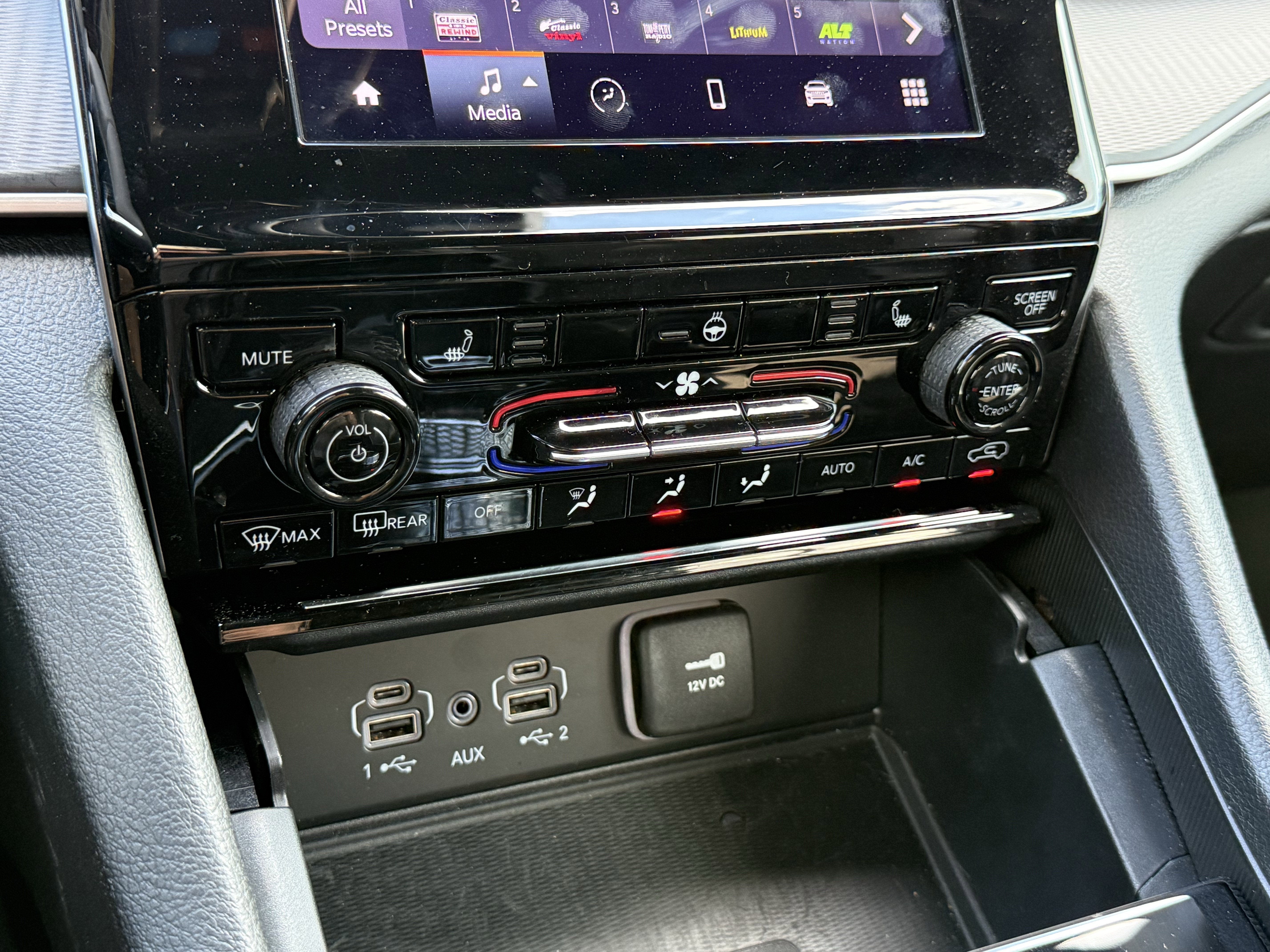 2024 Jeep Grand Cherokee L Altitude 4x4