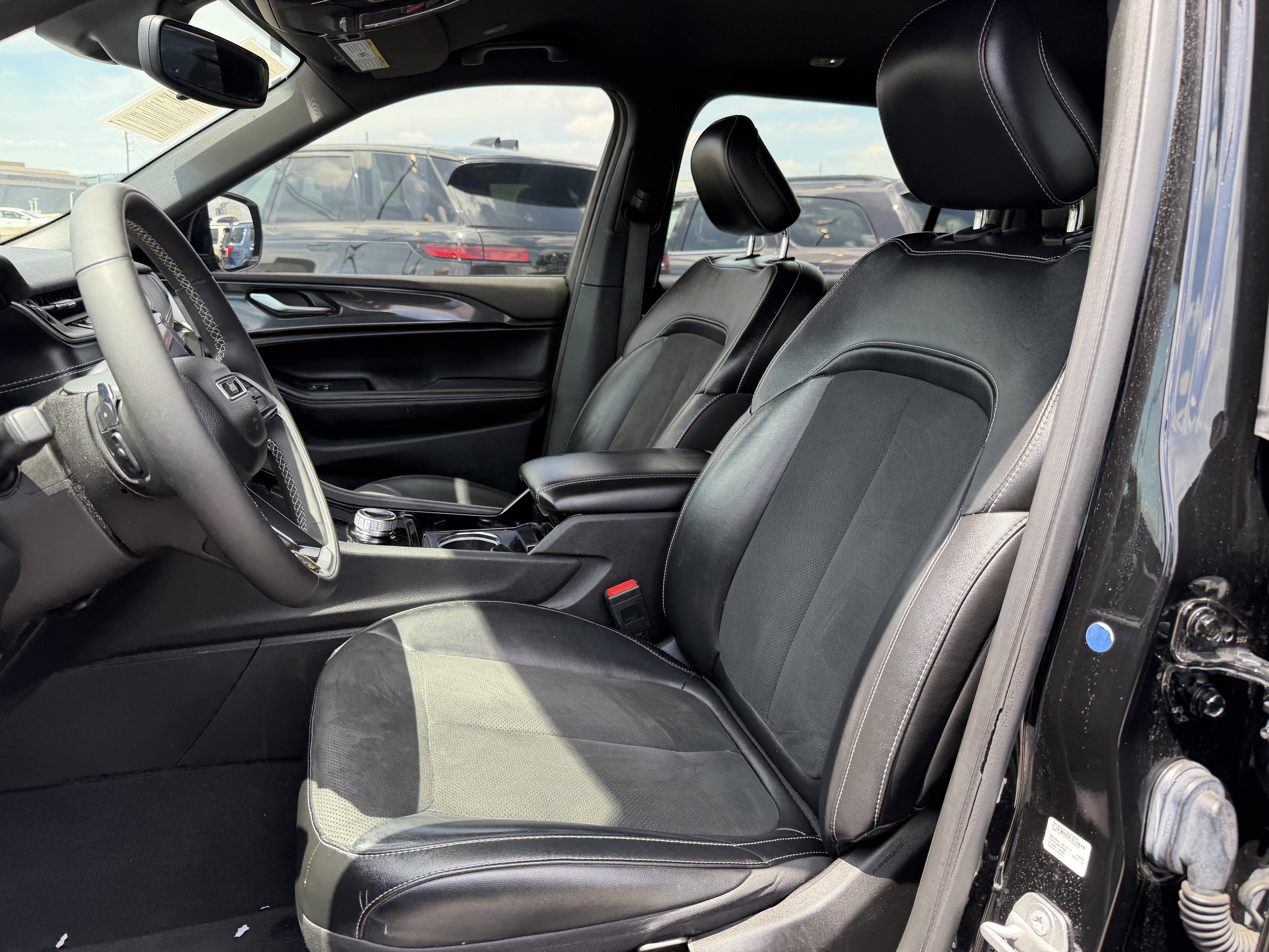 2023 Jeep Grand Cherokee L Altitude 4x4