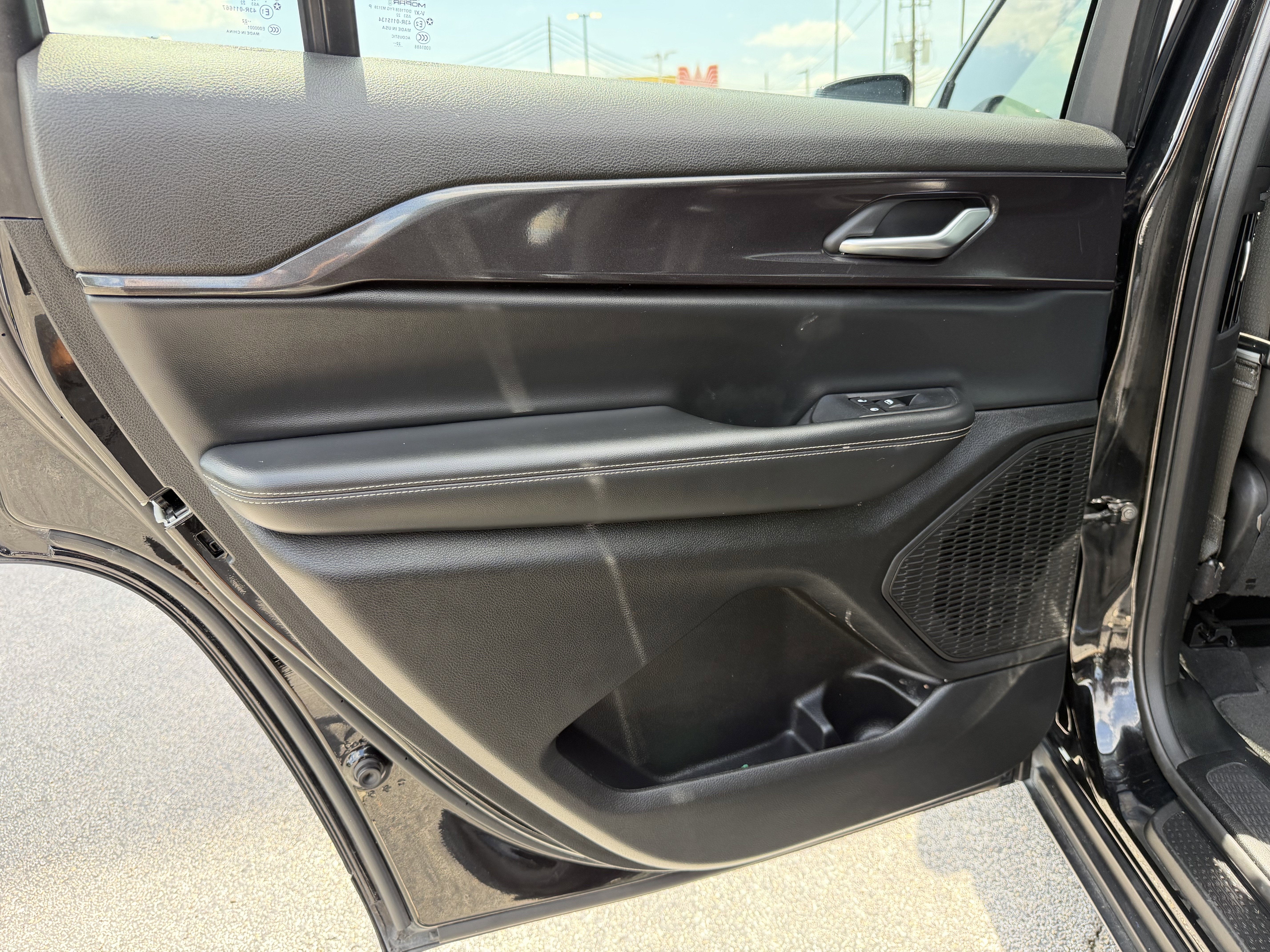 2023 Jeep Grand Cherokee L Altitude 4x4