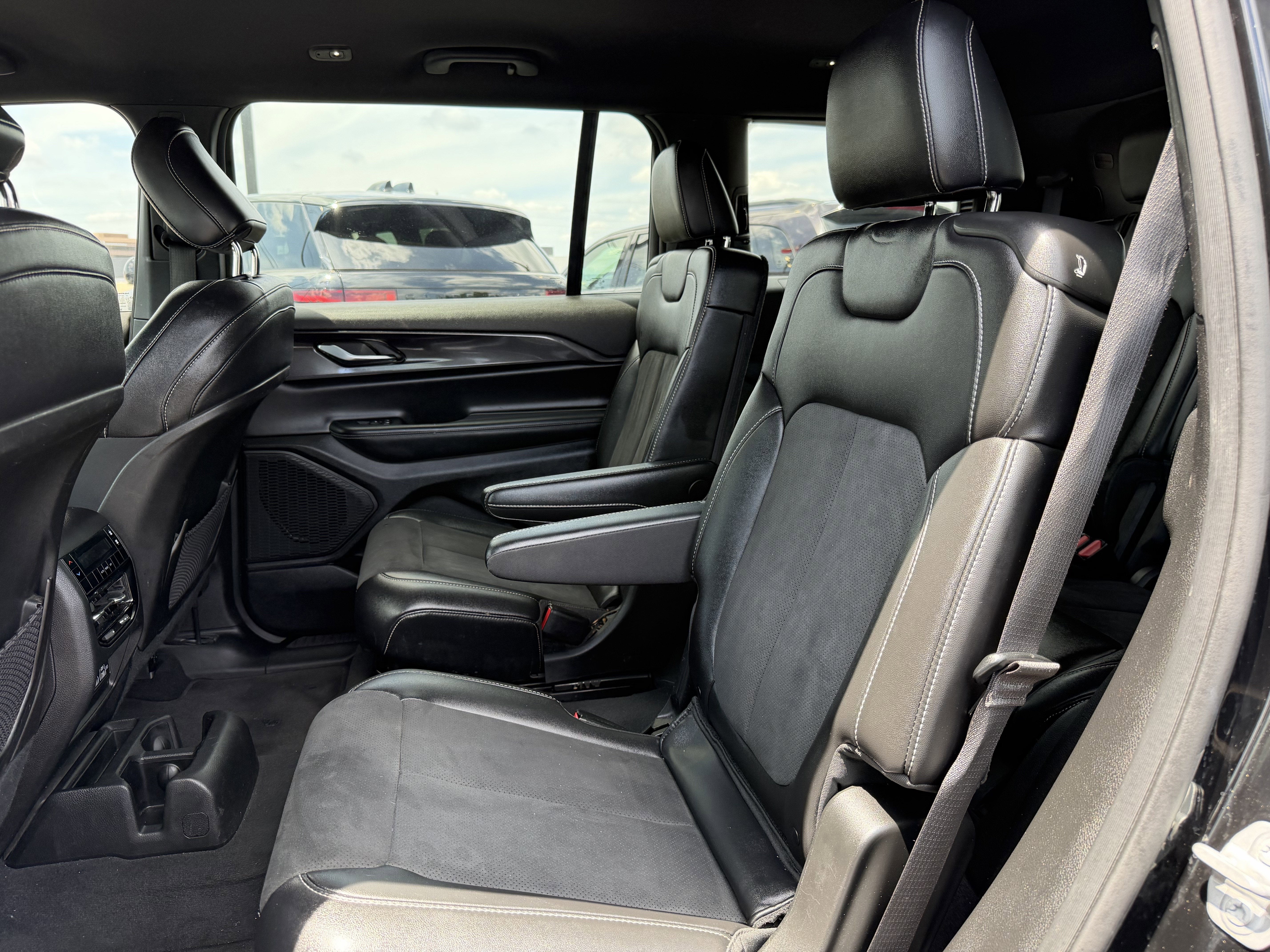 2023 Jeep Grand Cherokee L Altitude 4x4