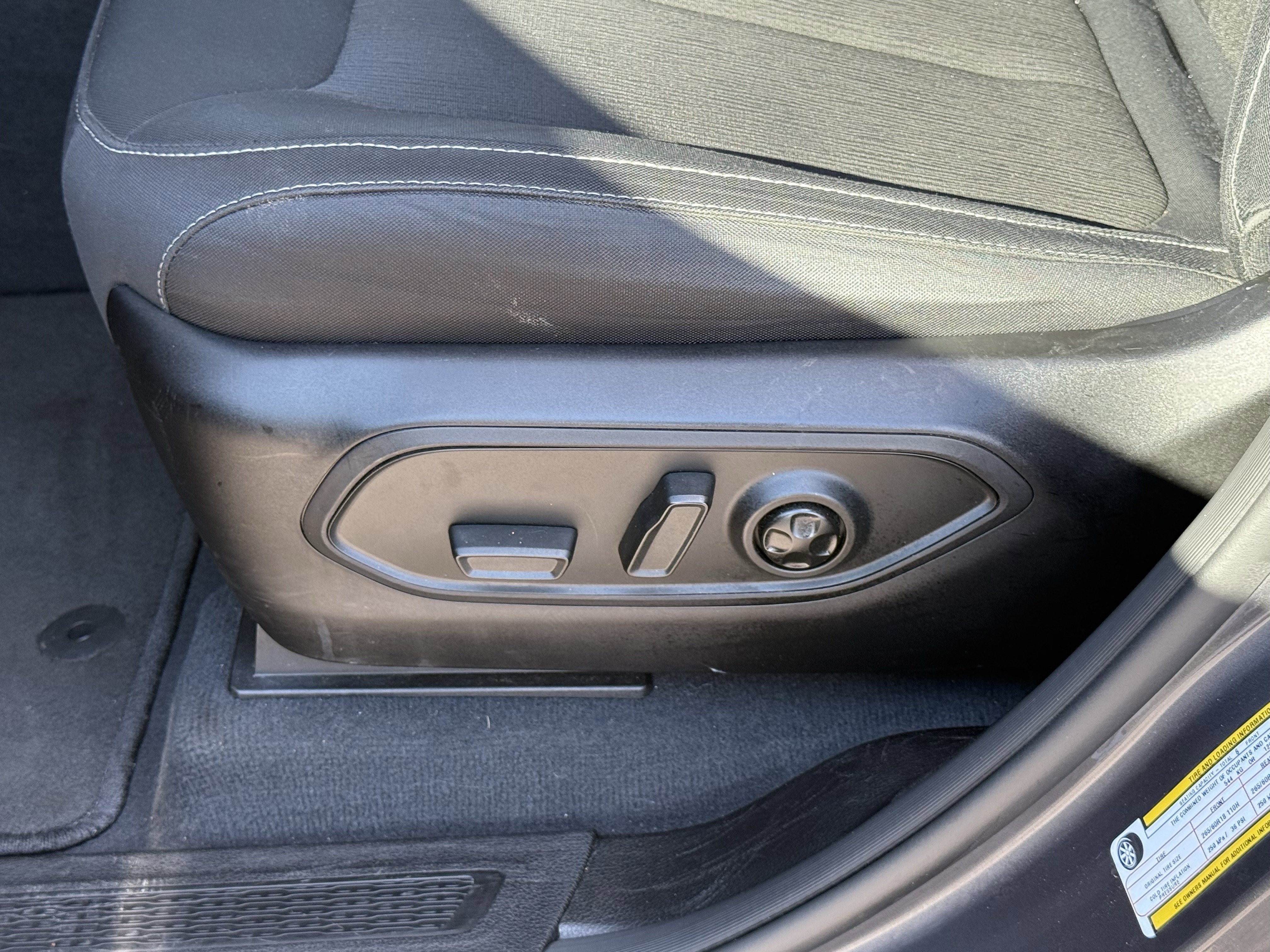 2023 Jeep Grand Cherokee L Laredo 4x4