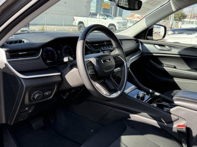 2023 Jeep Grand Cherokee L Laredo 4x4