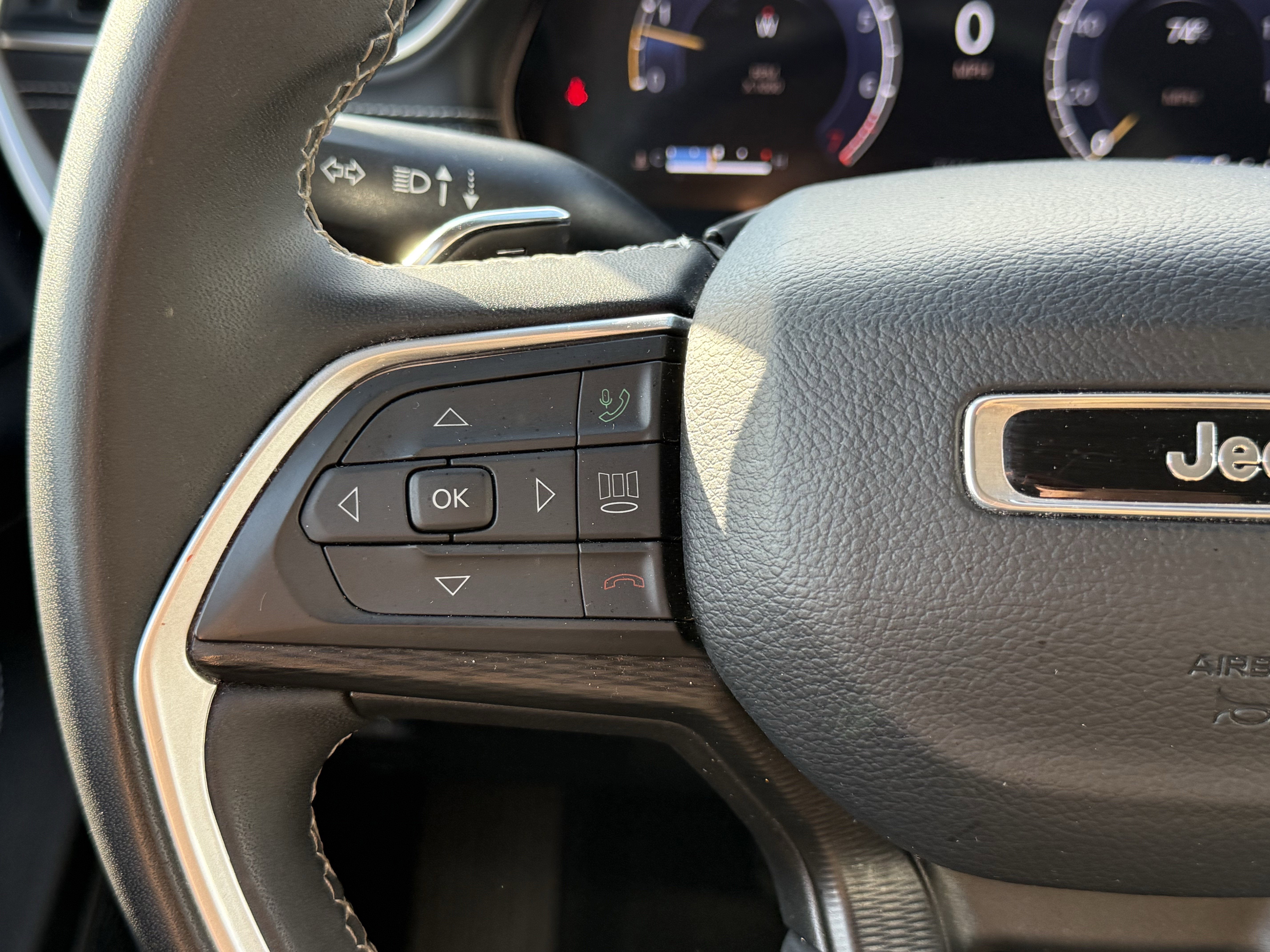 2023 Jeep Grand Cherokee L Laredo 4x4