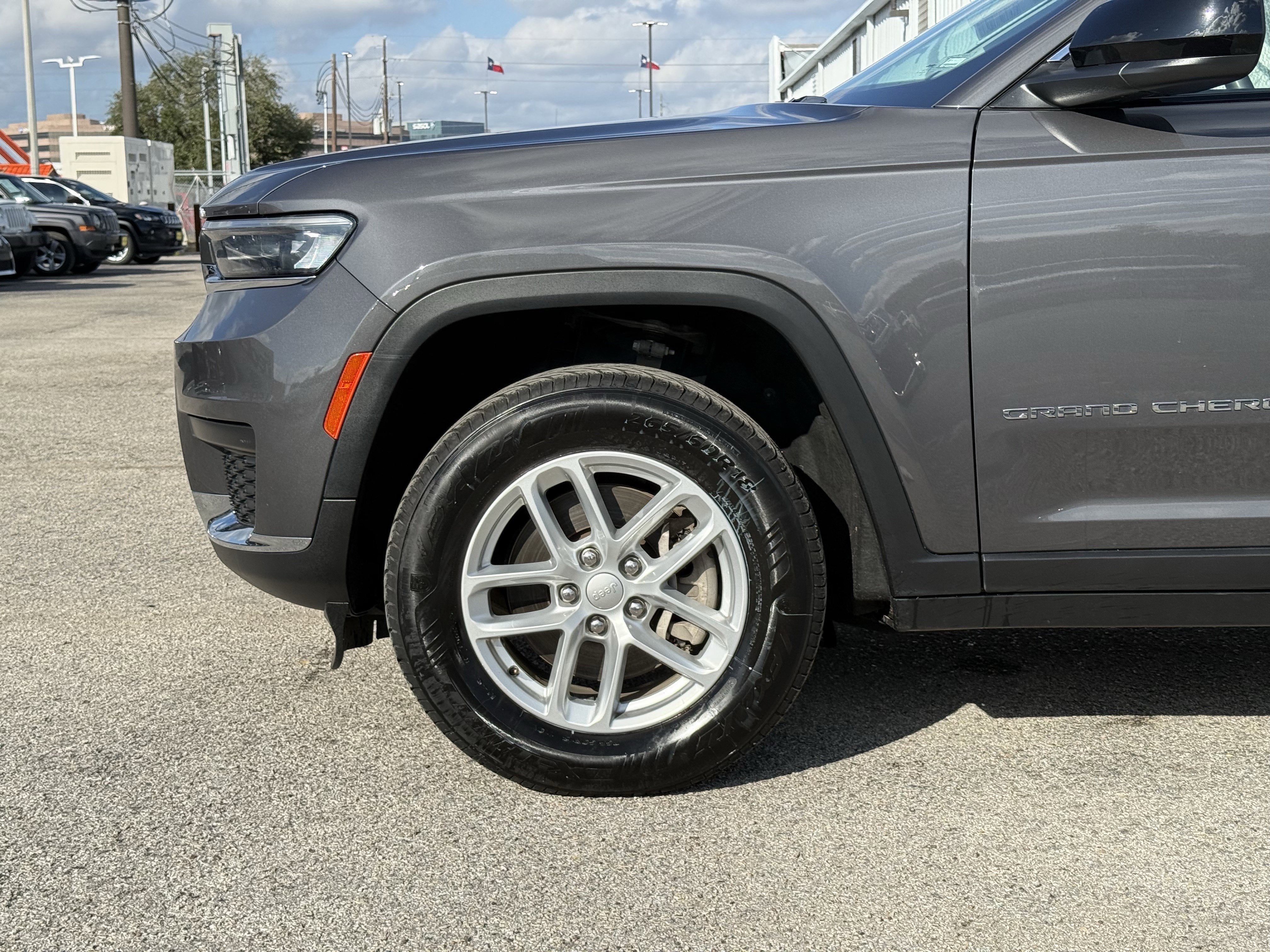 2023 Jeep Grand Cherokee L Laredo 4x4