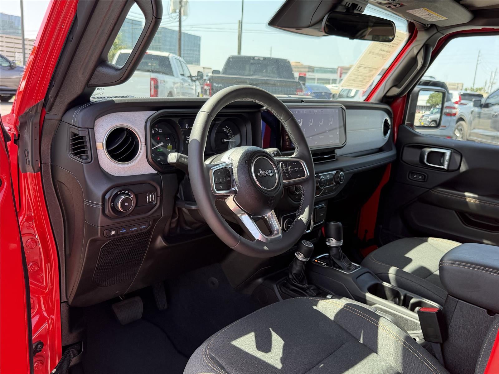 2025 Jeep WRANGLER SAHARA