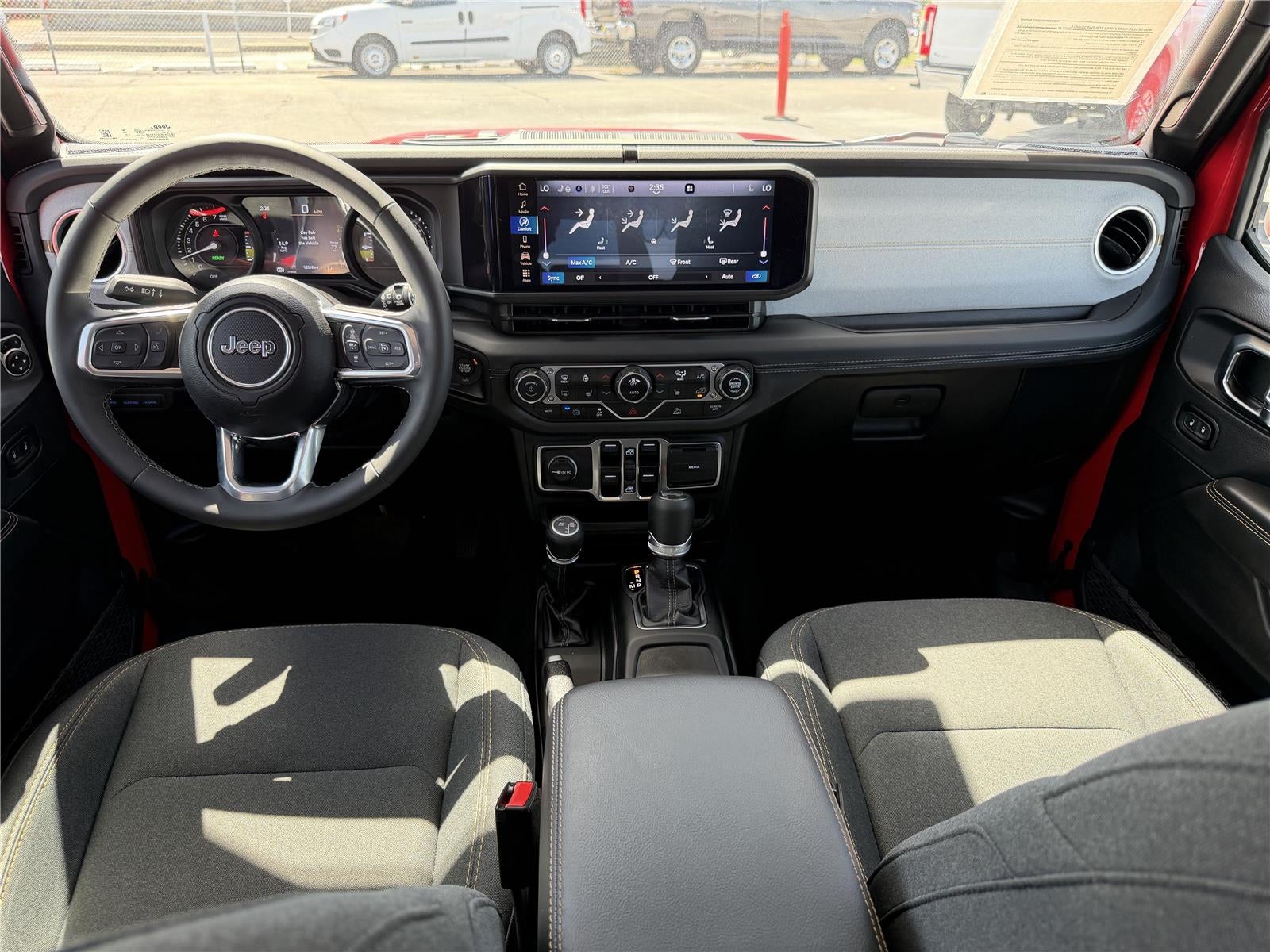 2025 Jeep WRANGLER SAHARA