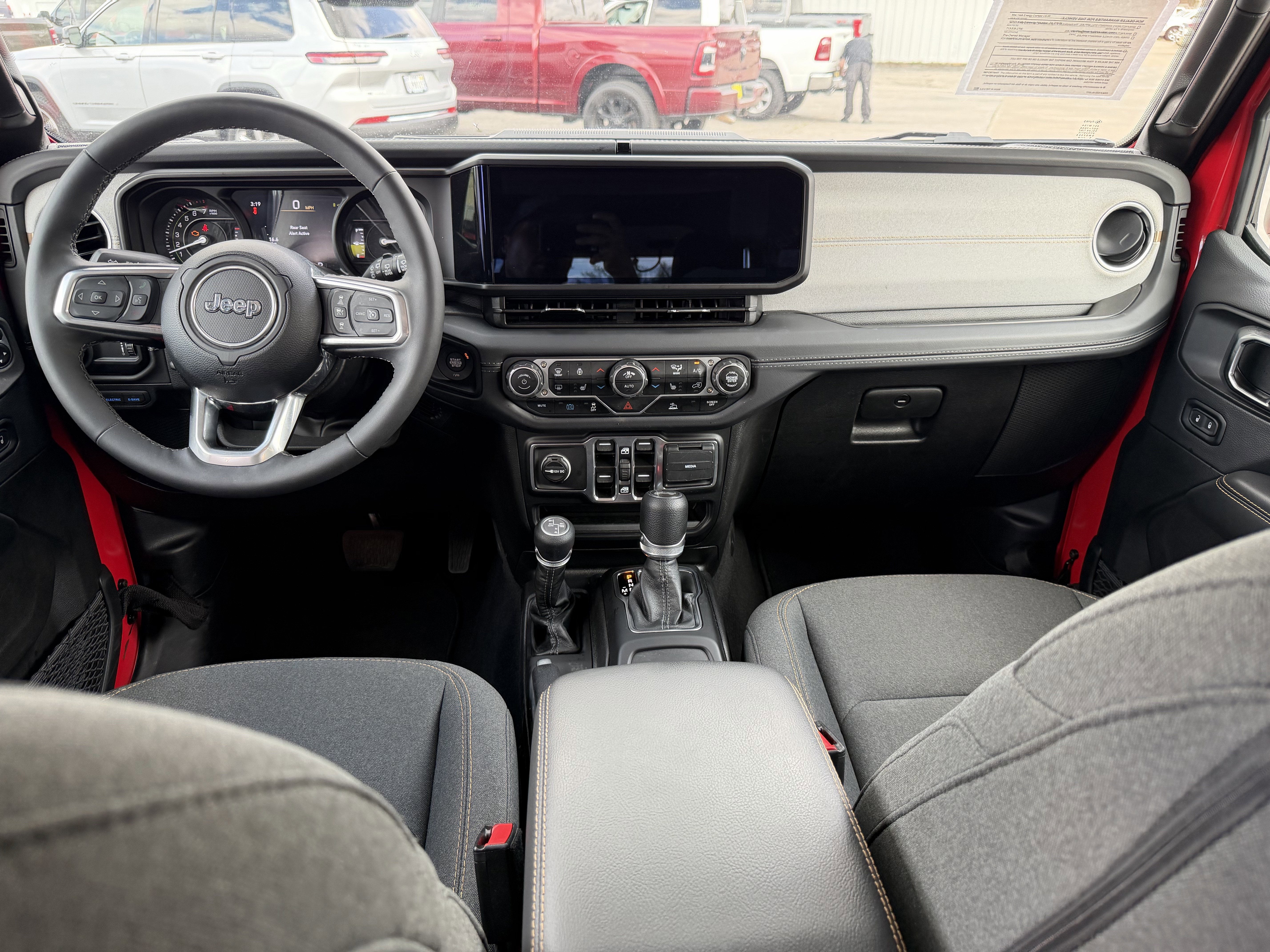 2025 Jeep Wrangler 4xe Sahara 4xe