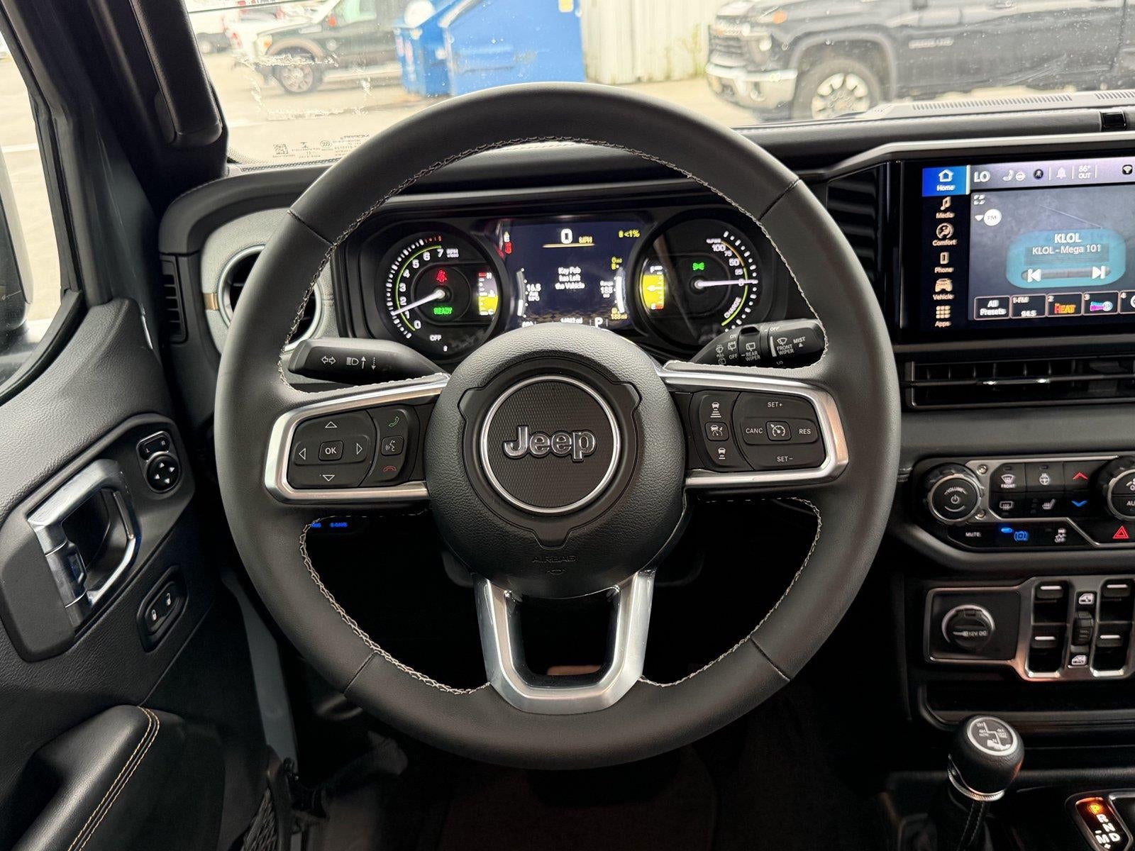 2025 Jeep Wrangler 4Xe Sahara