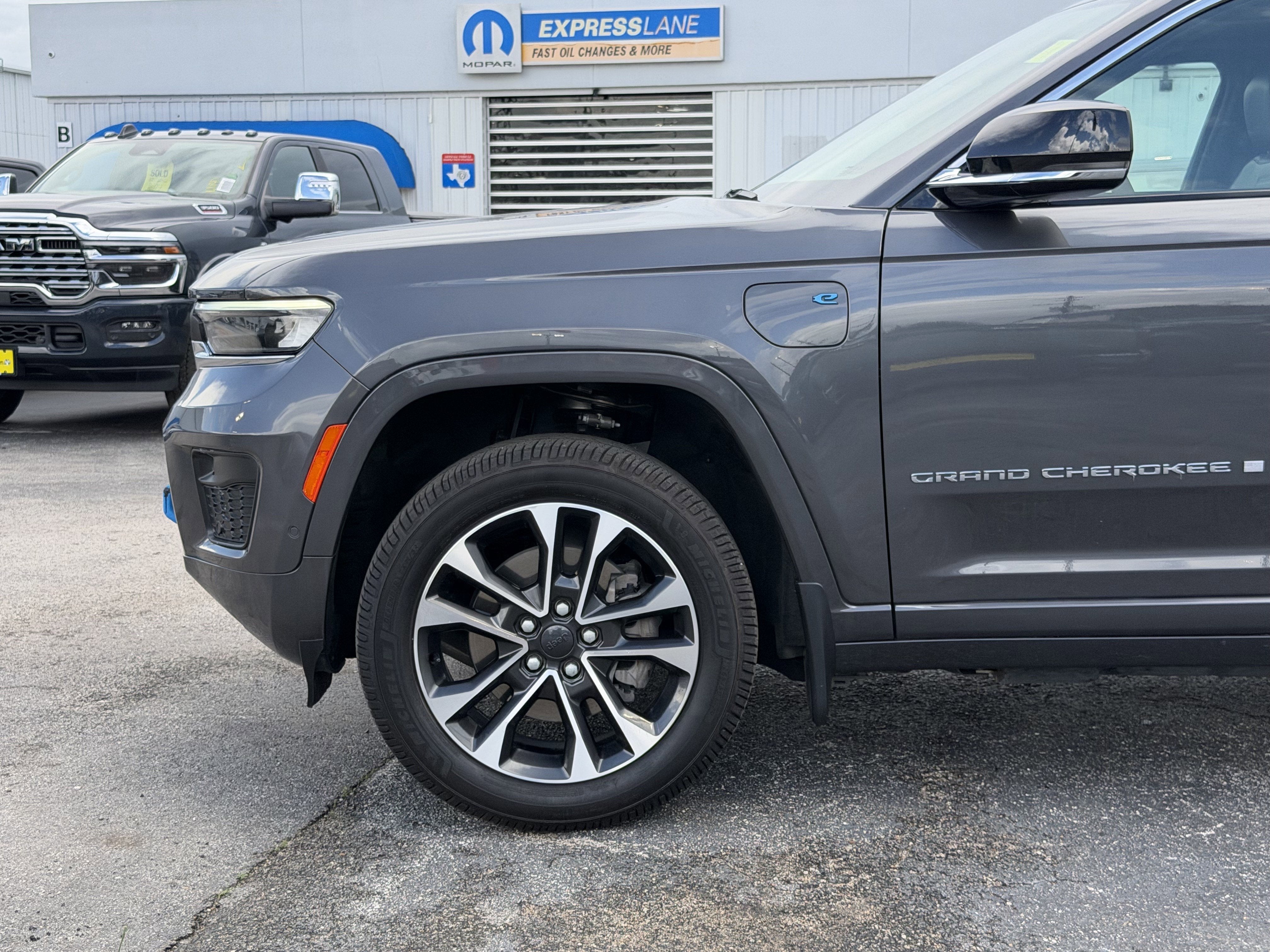 2022 Jeep Grand Cherokee 4xe Overland 4x4