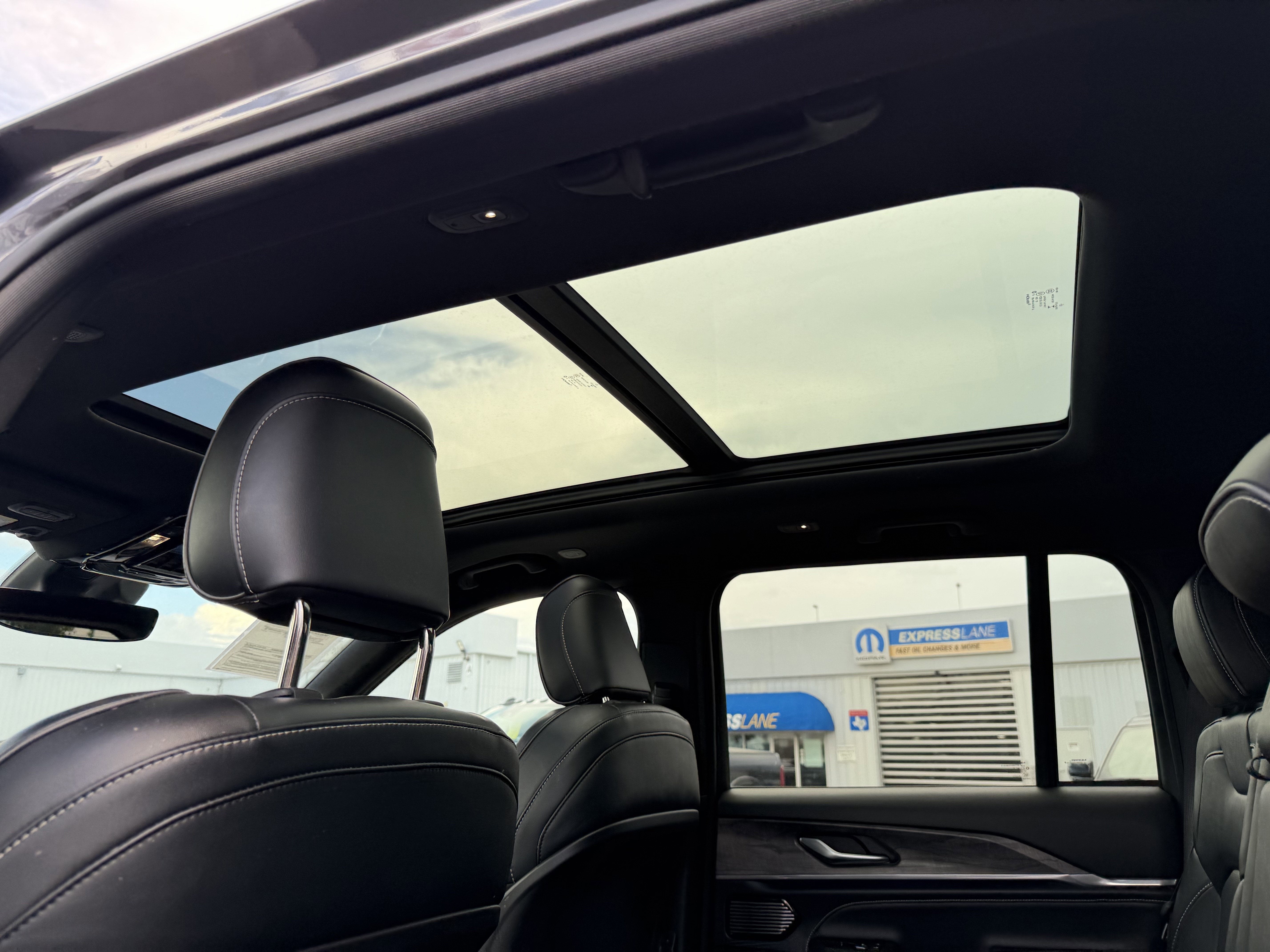 2022 Jeep Grand Cherokee 4xe Overland 4x4