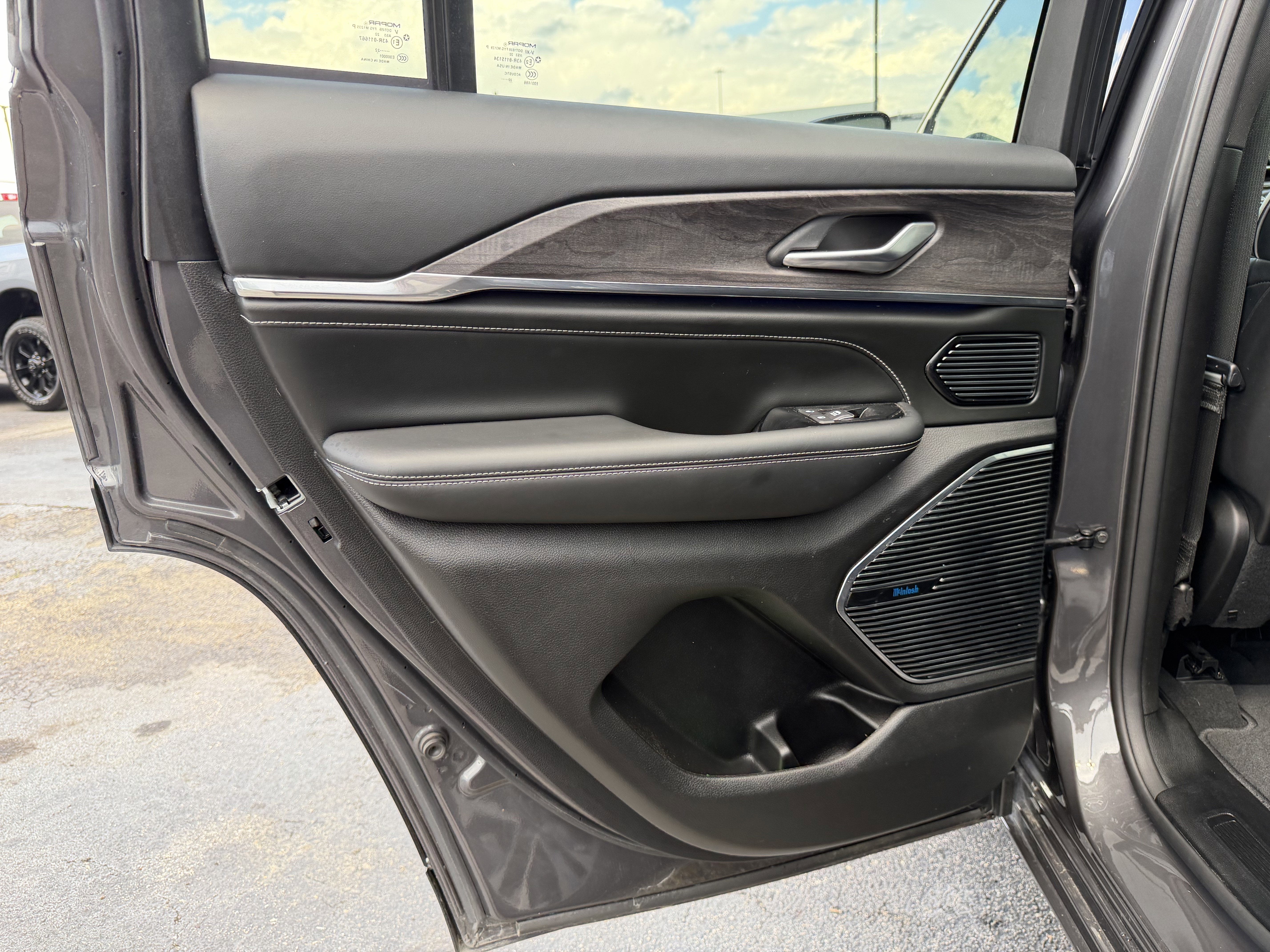 2022 Jeep Grand Cherokee 4xe Overland 4x4