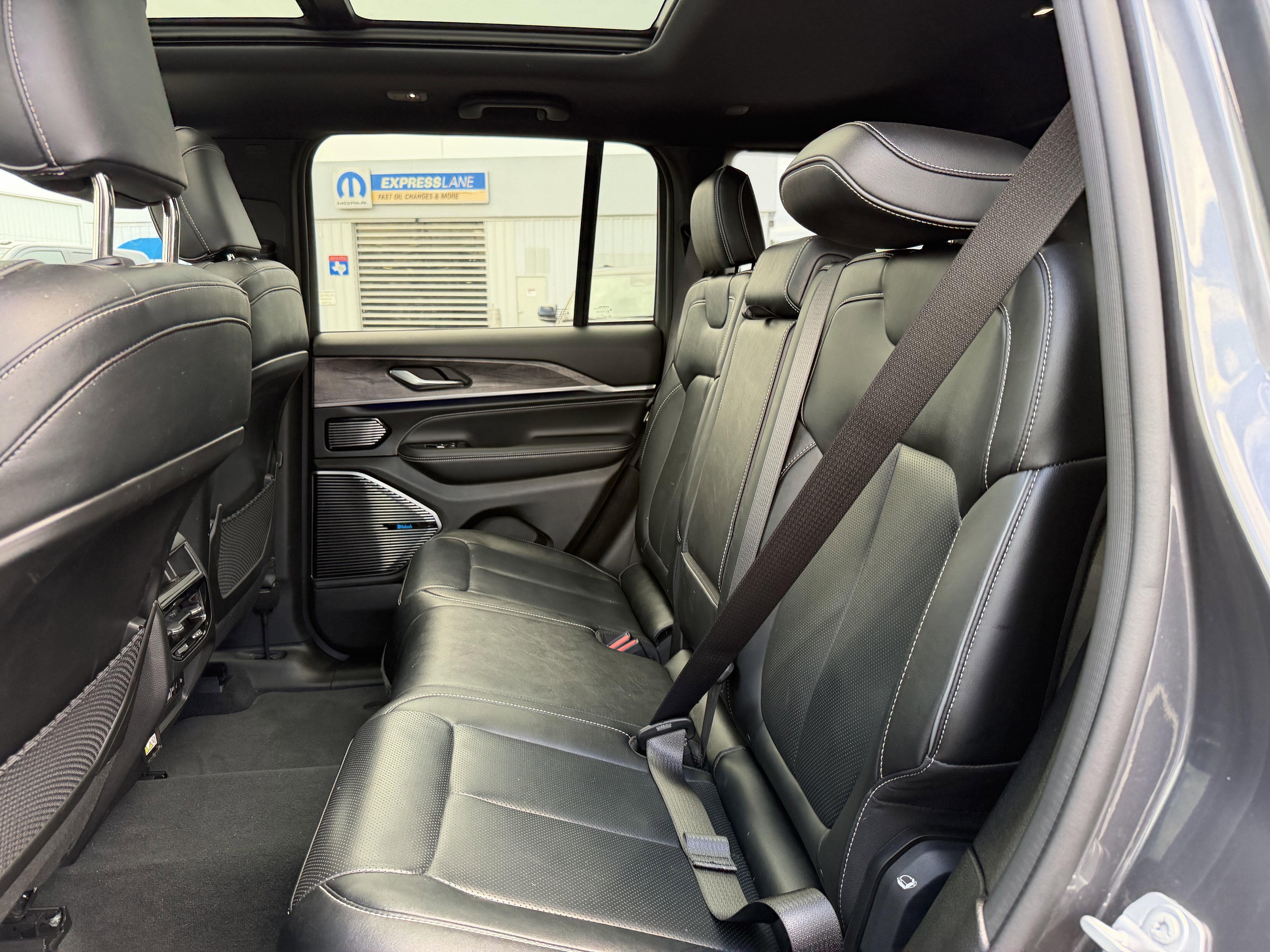 2022 Jeep Grand Cherokee 4xe Overland 4x4