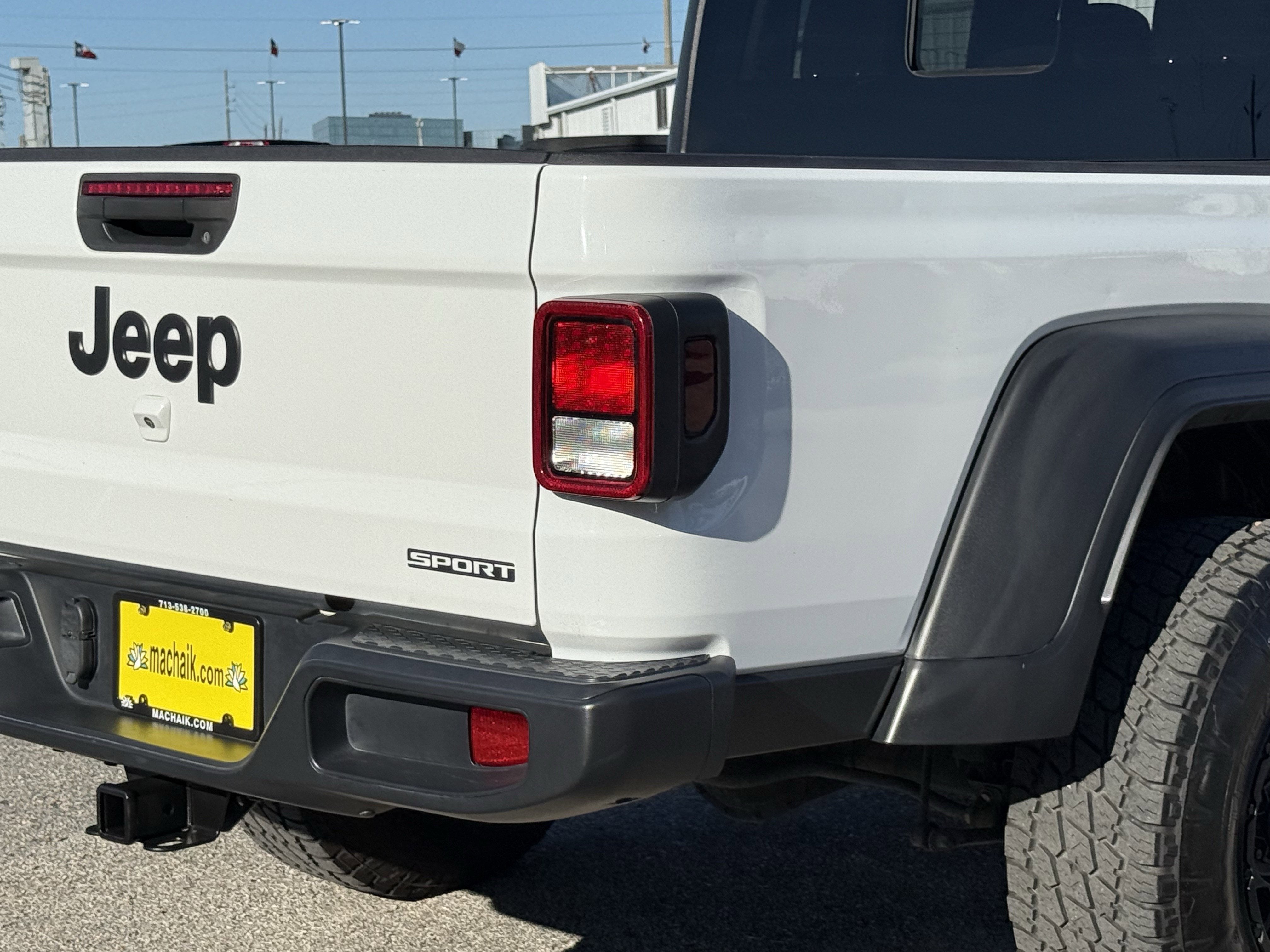 2020 Jeep Gladiator Sport photo 3