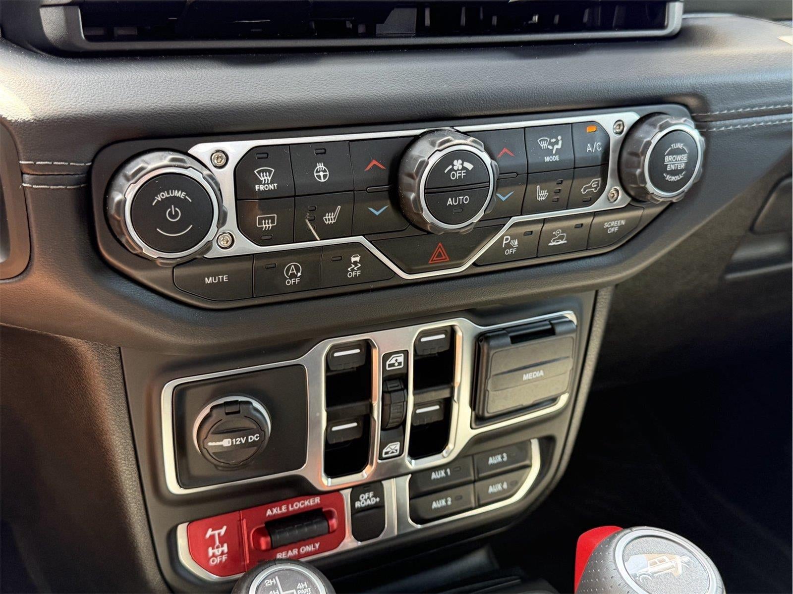 2025 Jeep Gladiator Mojave X