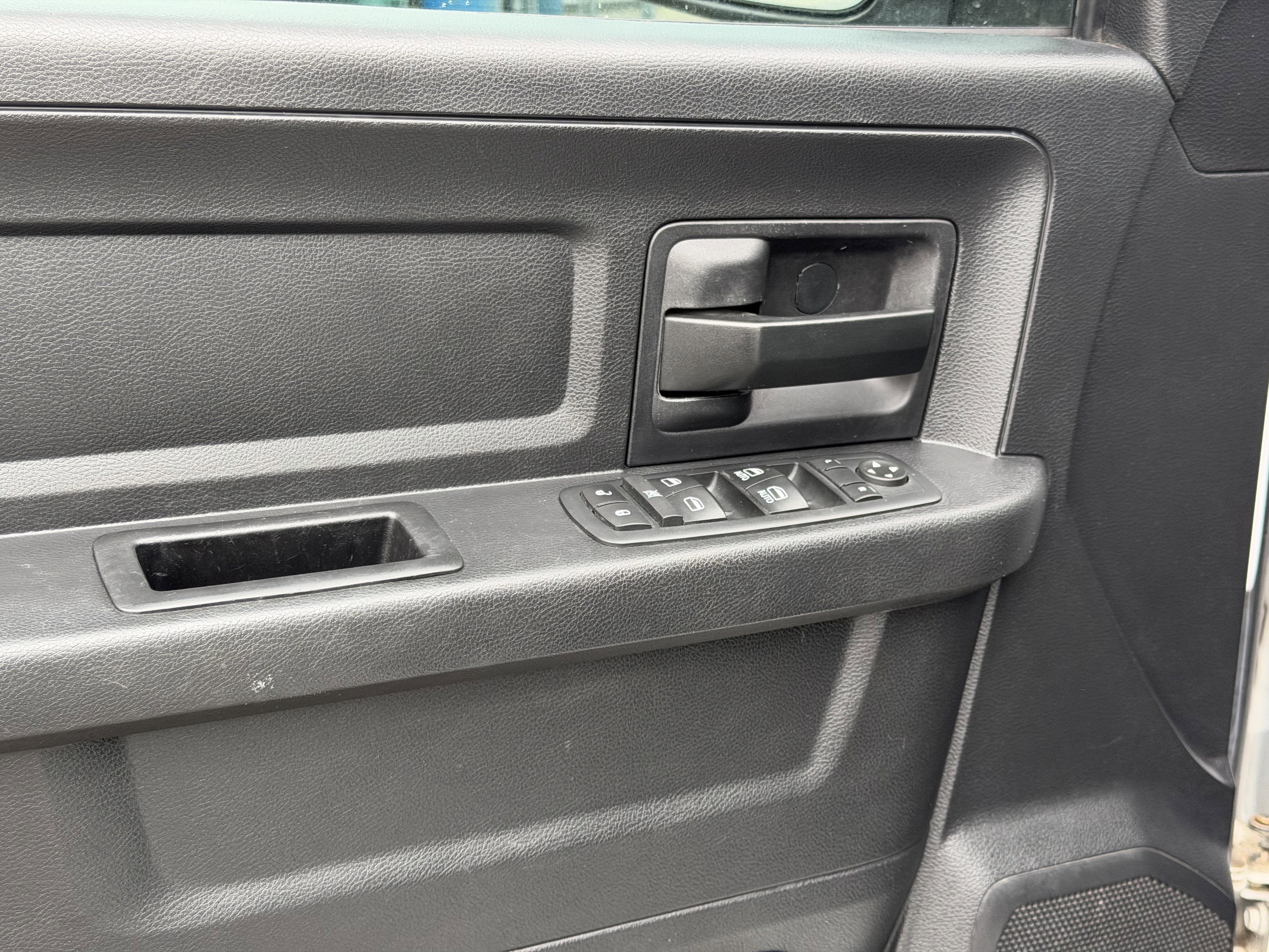 2017 RAM 1500 Express Quad Cab 4x2 6'4' Box