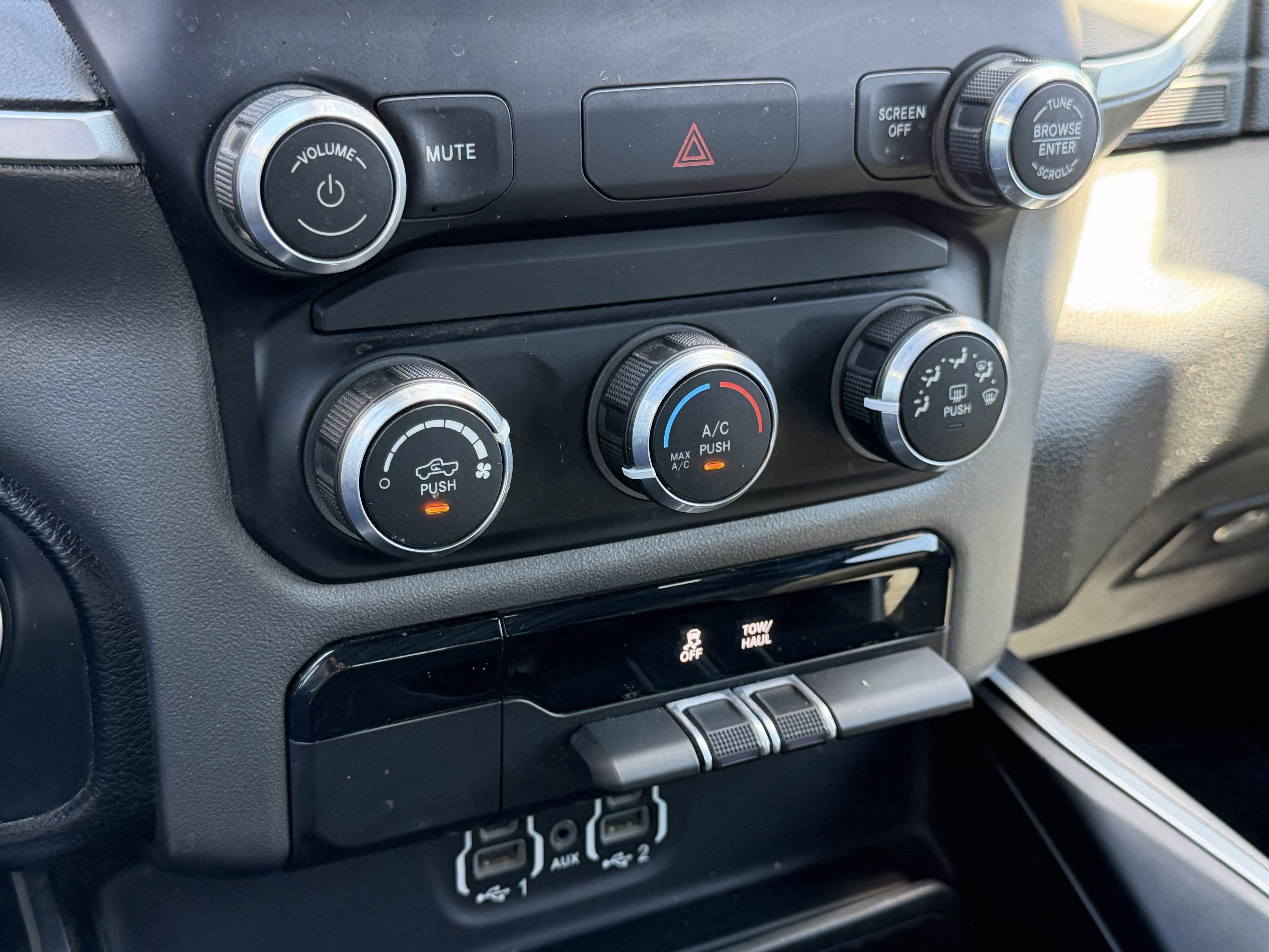 2022 RAM 1500 Lone Star Quad Cab 4x2 6'4' Box