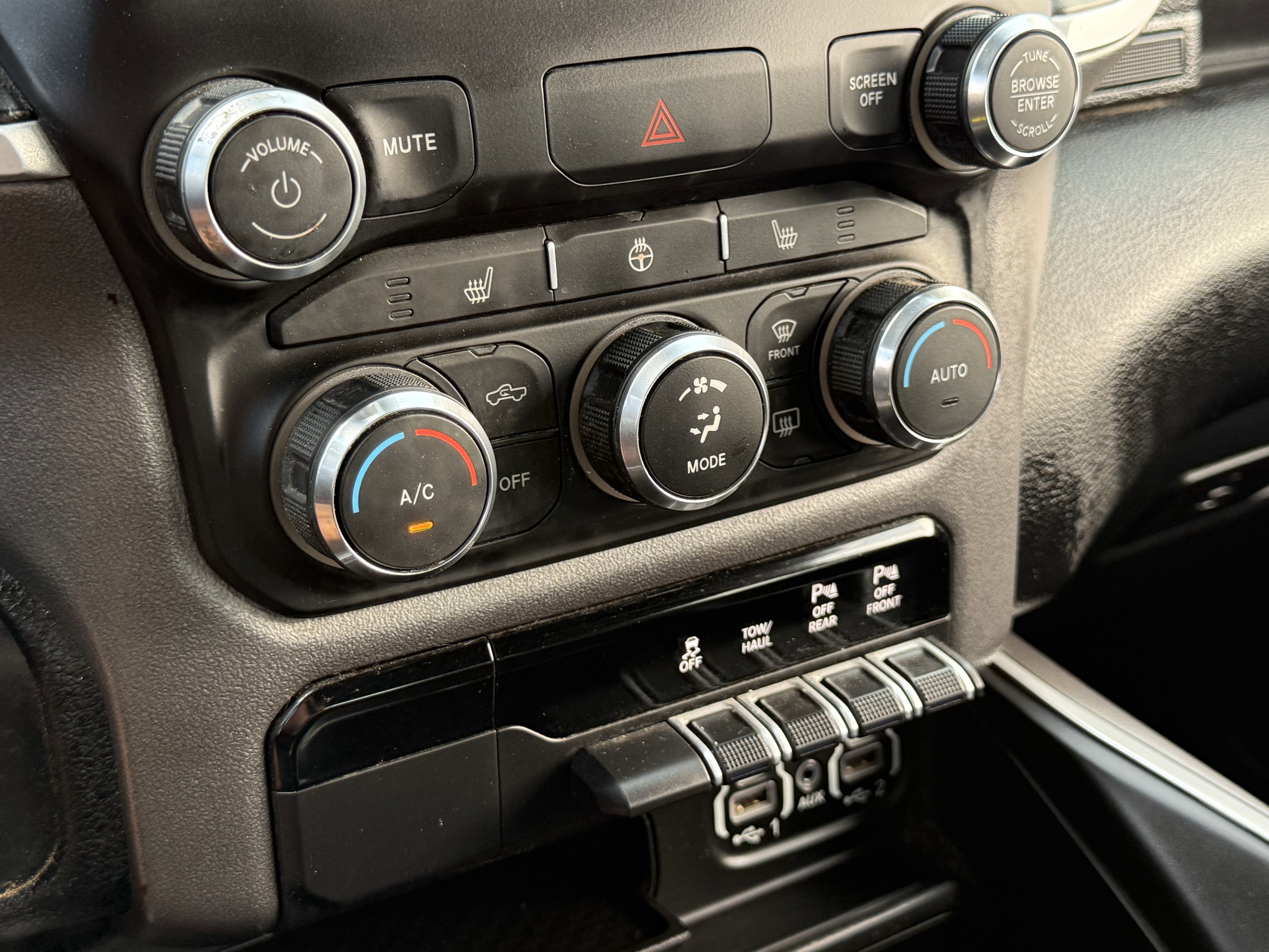 2021 RAM 1500 Lone Star Quad Cab 4x2 6'4' Box