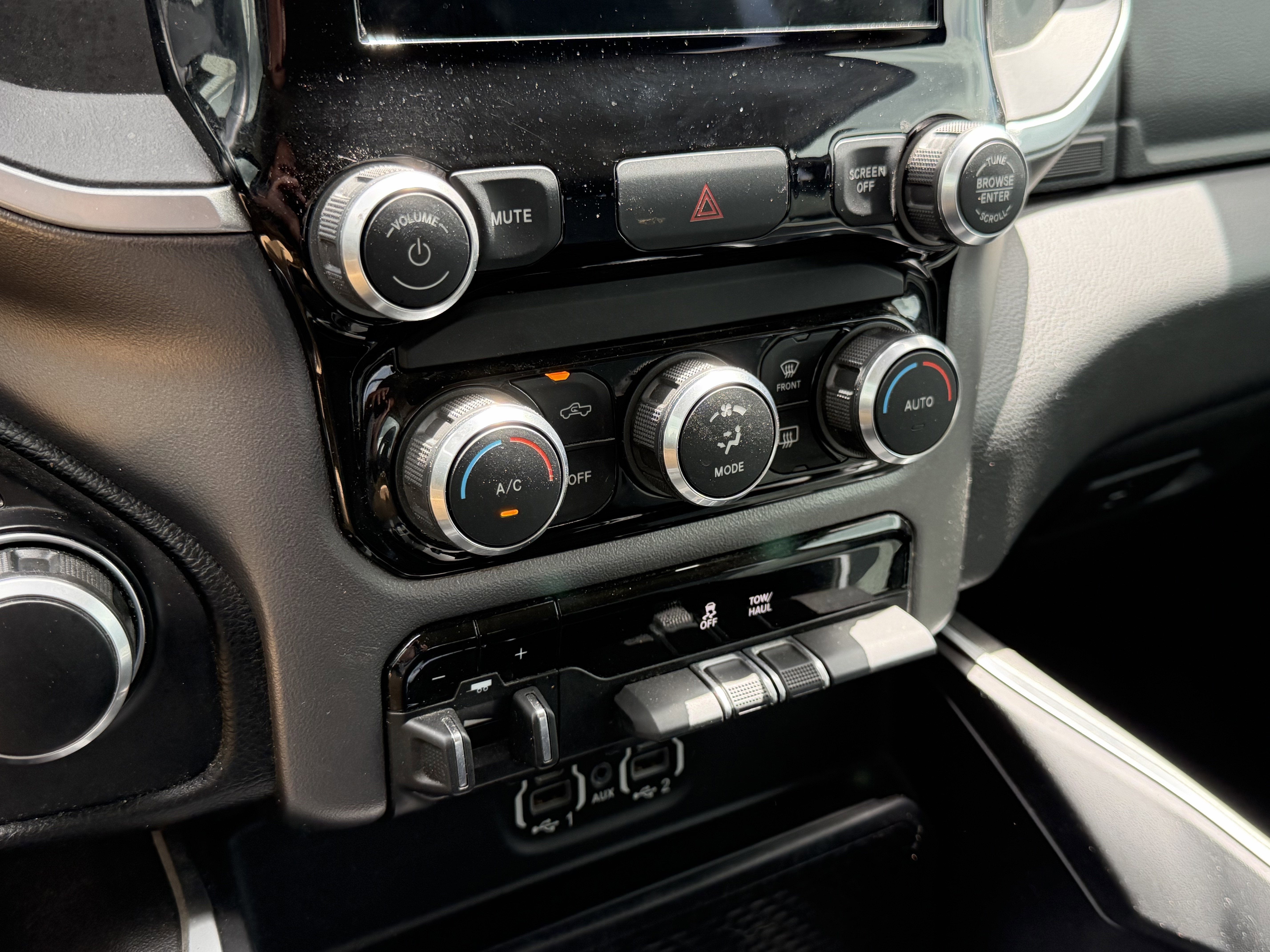 2020 RAM 1500 Big Horn Crew Cab 4x2 5'7' Box