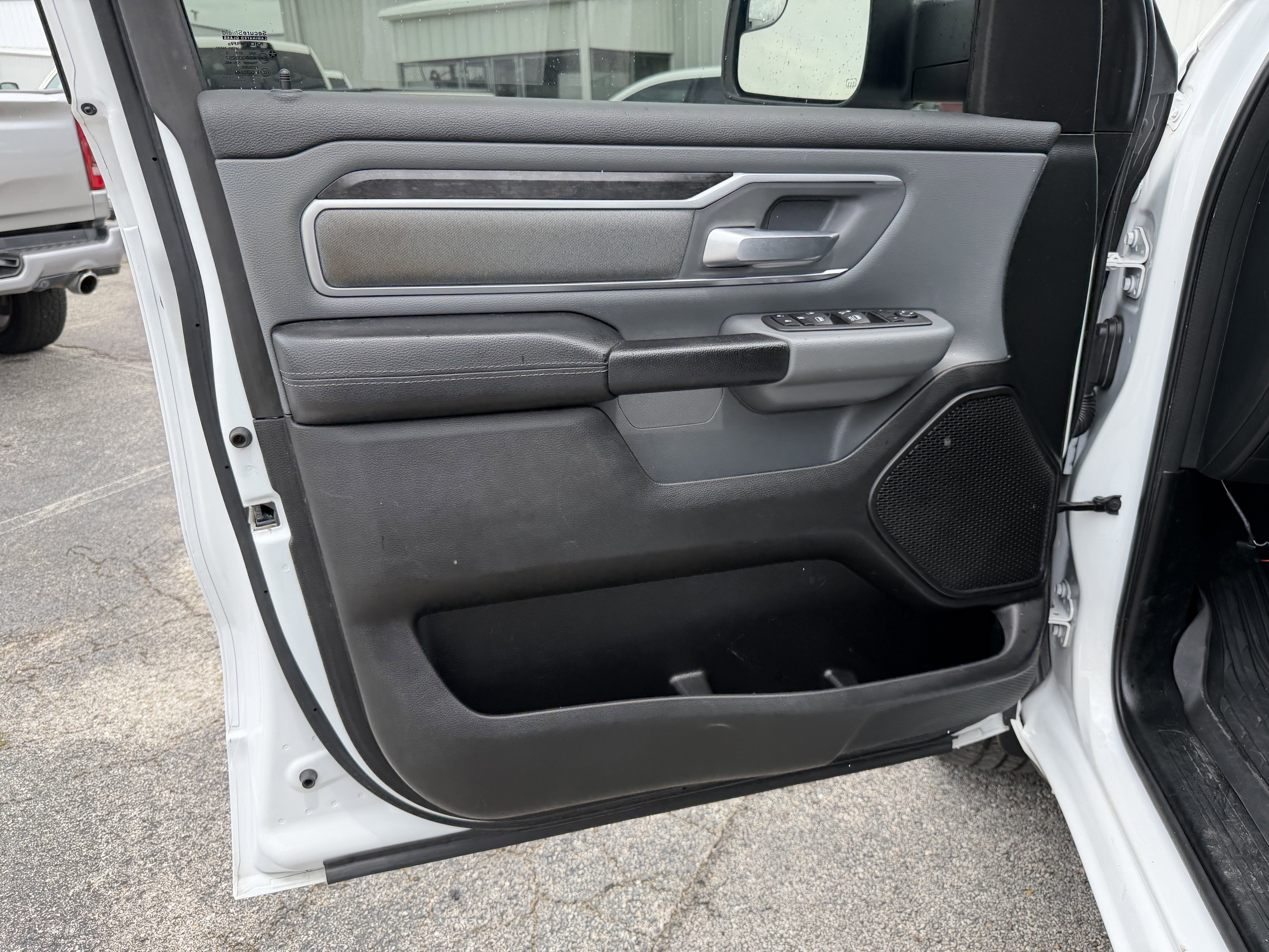 2022 RAM 1500 Big Horn Crew Cab 4x4 6'4' Box