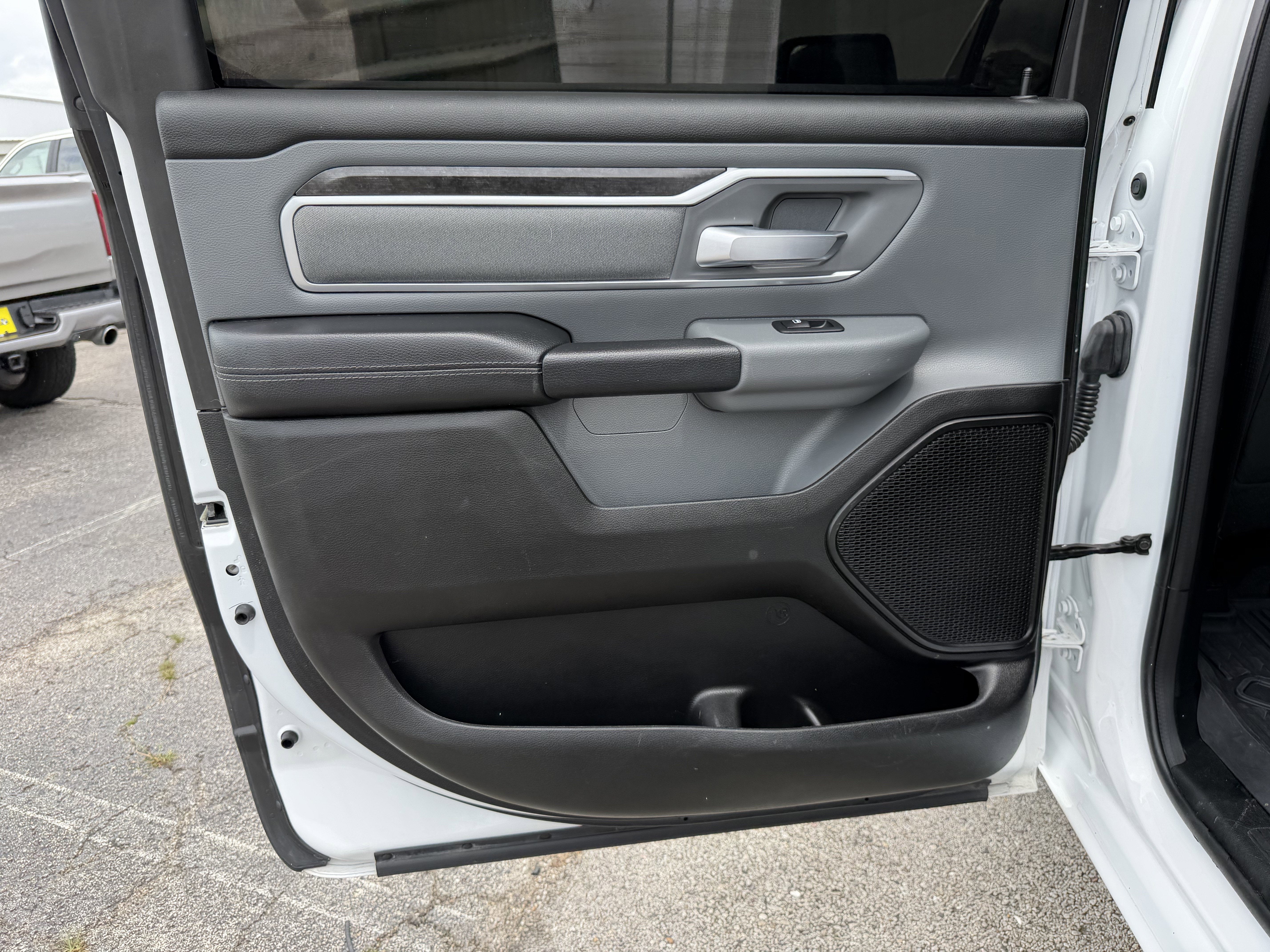 2022 RAM 1500 Big Horn Crew Cab 4x4 6'4' Box