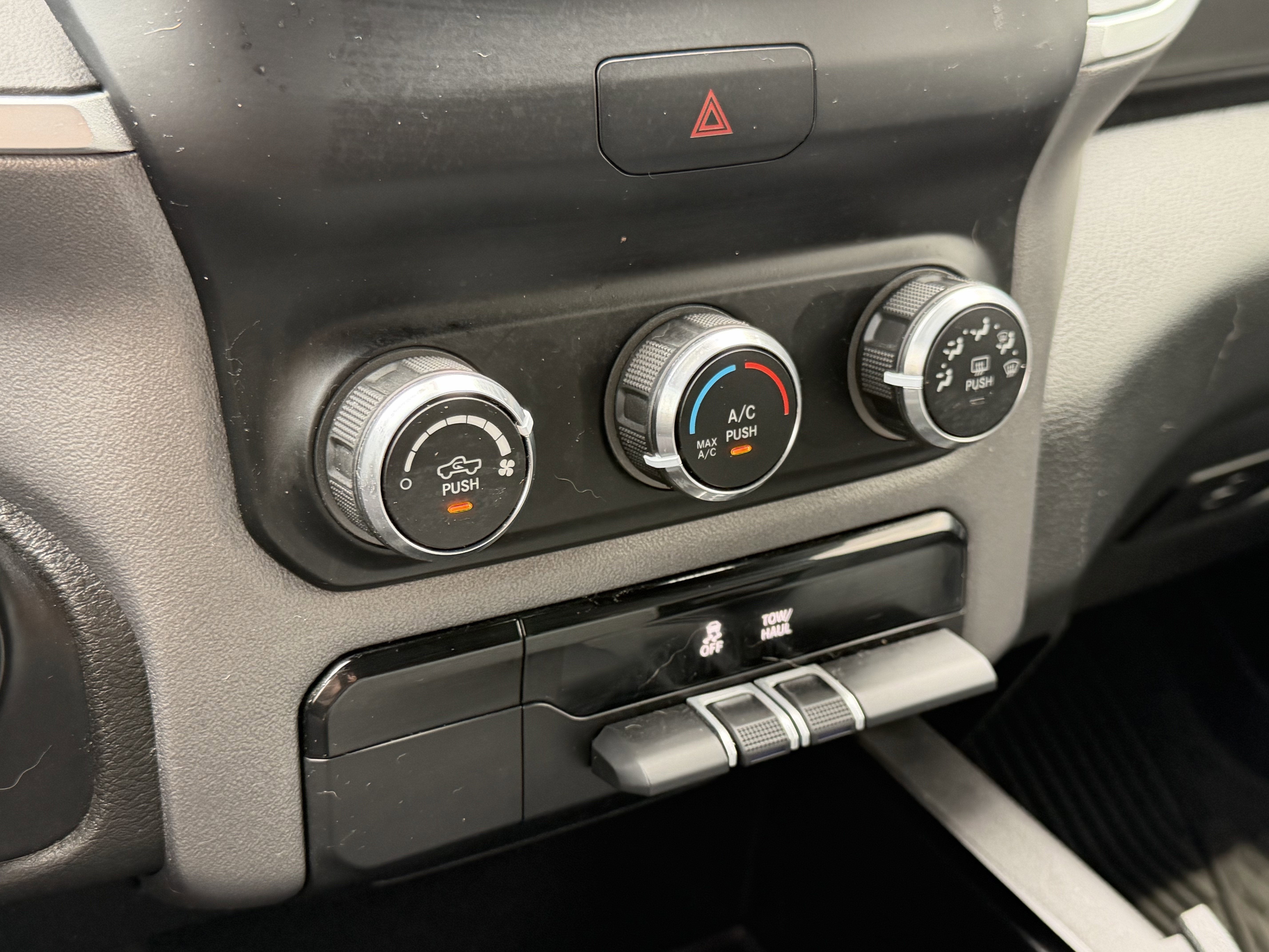 2022 RAM 1500 Big Horn Crew Cab 4x4 6'4' Box