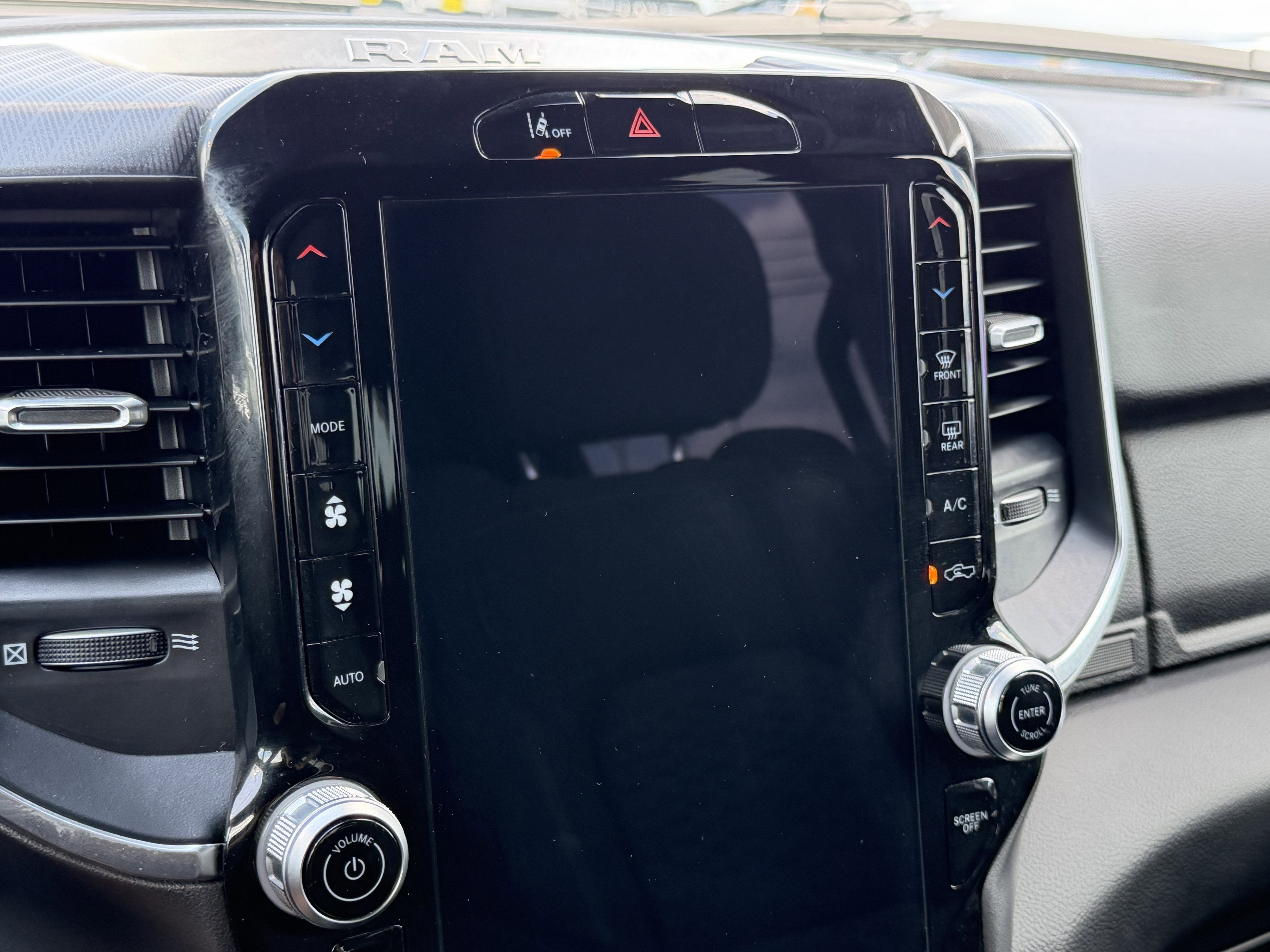 2025 RAM 1500 Lone Star Crew Cab 4x4 5'7' Box