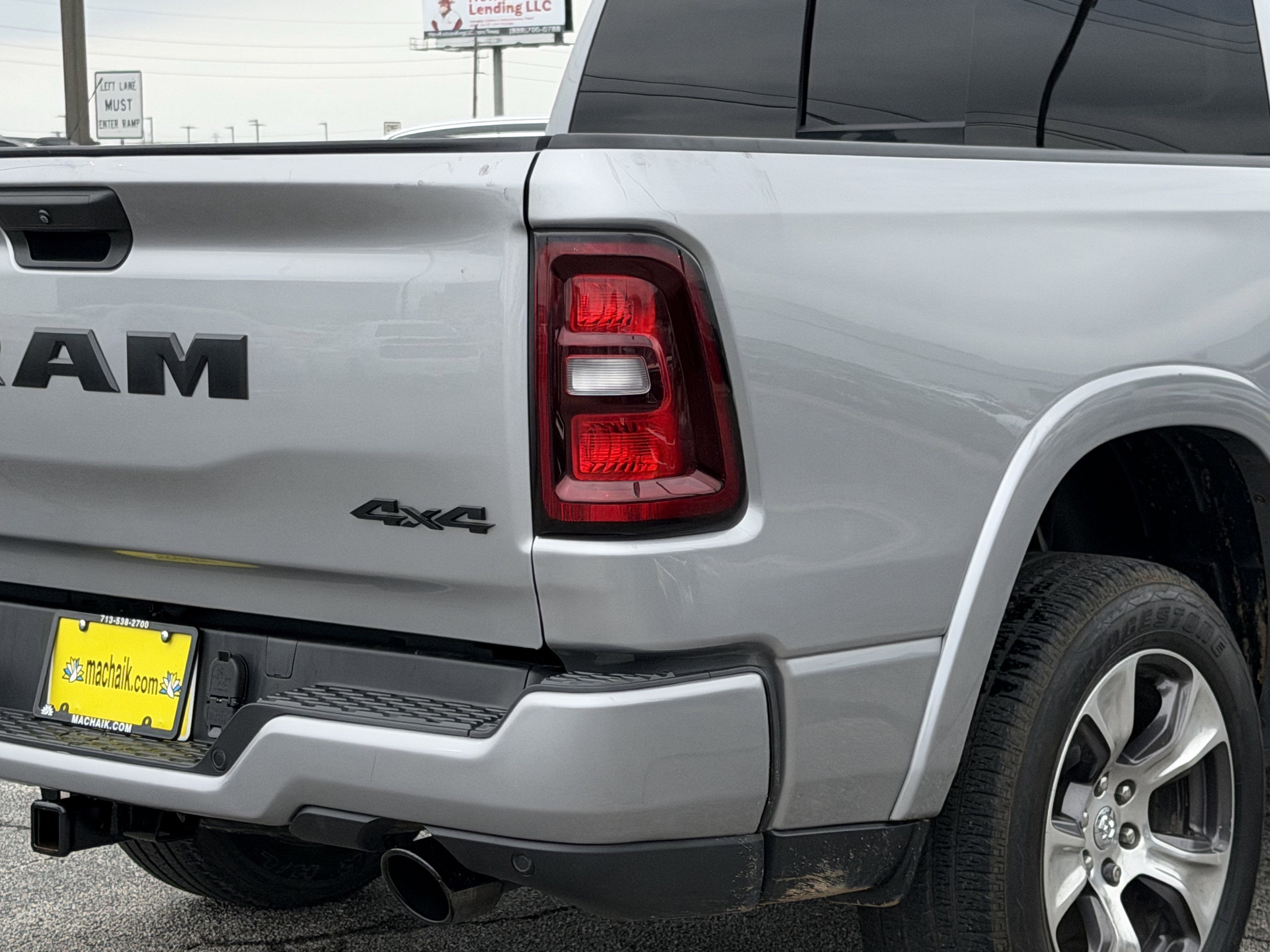 2025 RAM 1500 Lone Star Crew Cab 4x4 5'7' Box