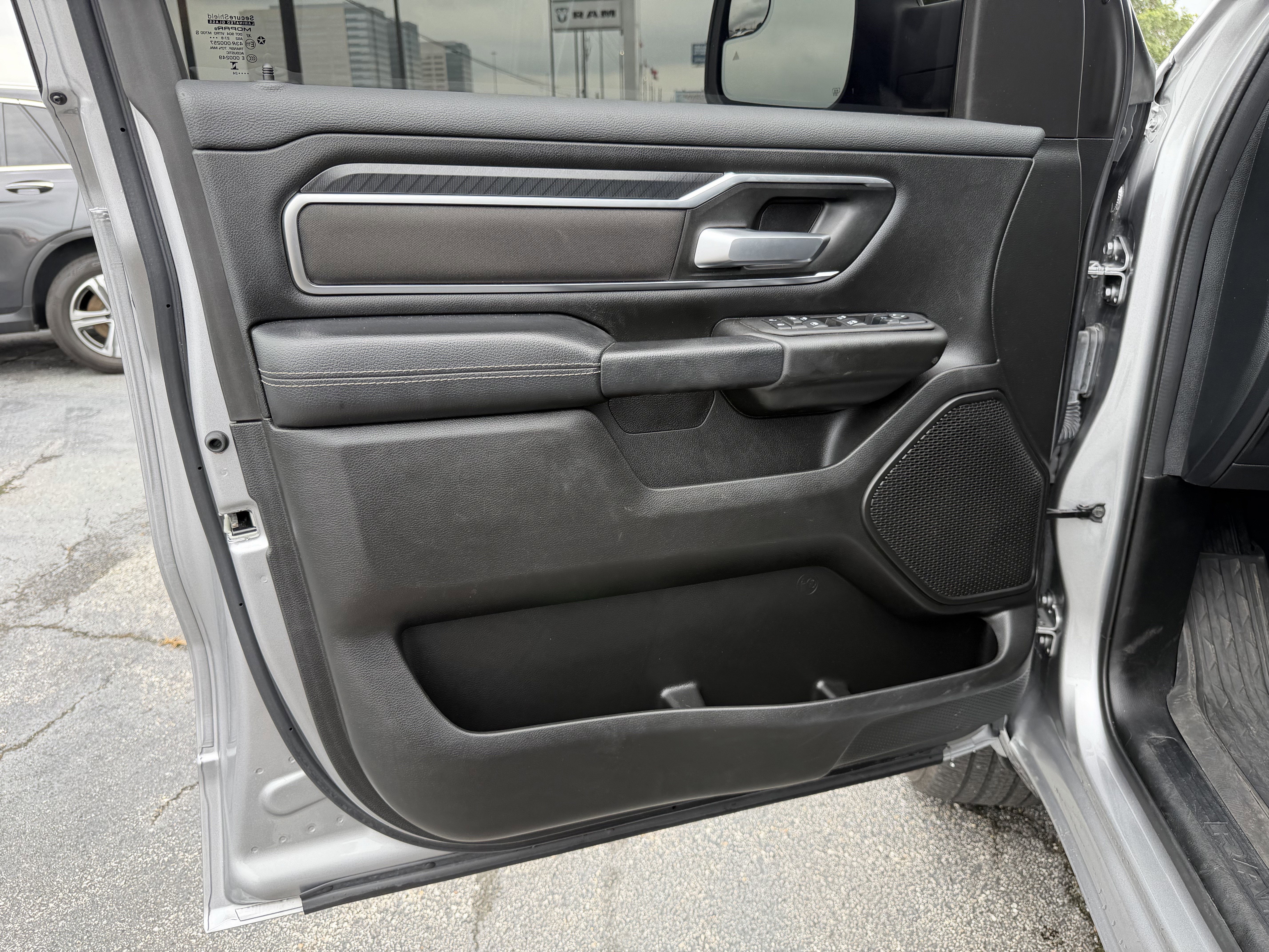 2025 RAM 1500 Lone Star Crew Cab 4x4 5'7' Box