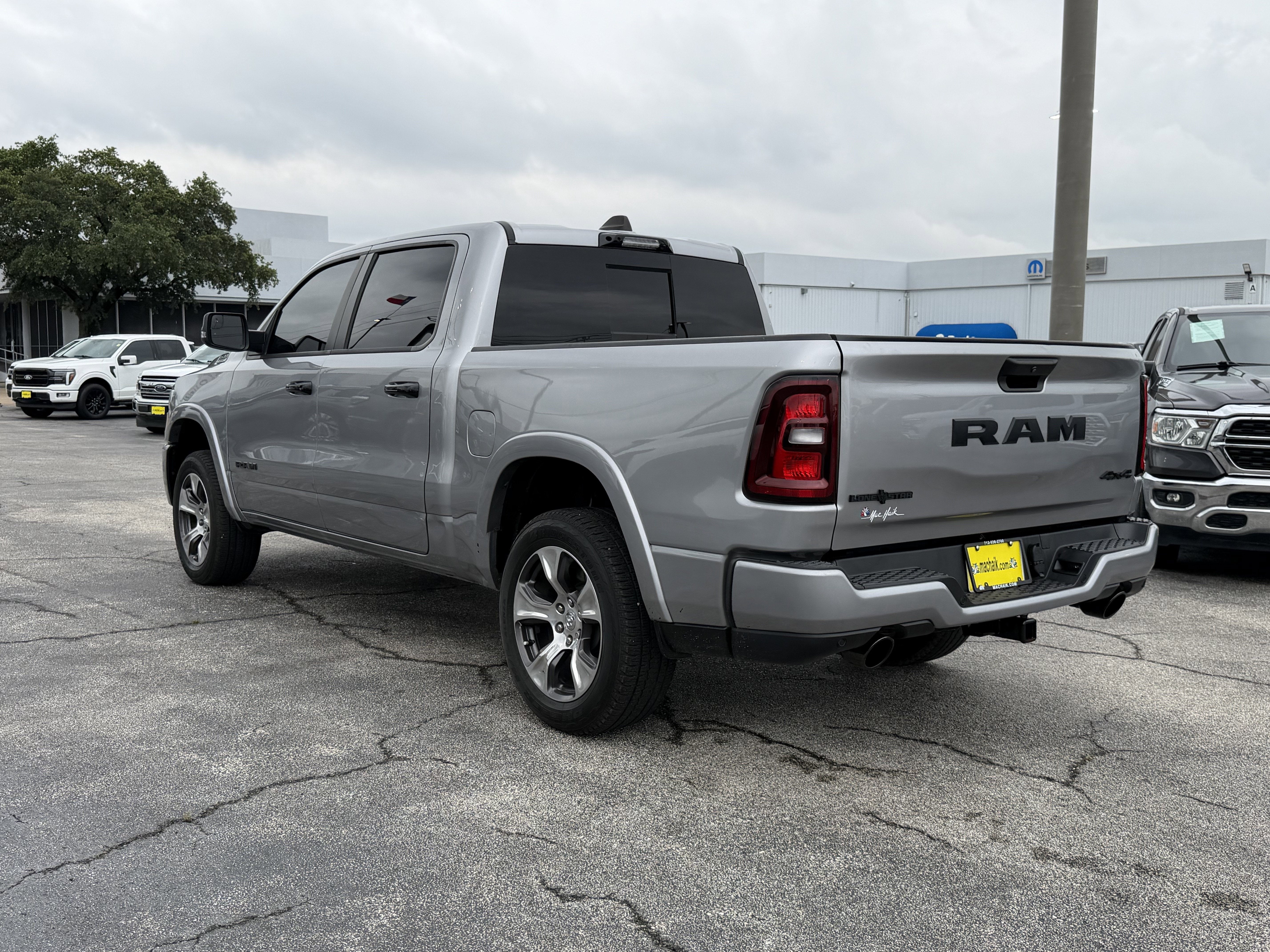 2025 RAM 1500 Lone Star Crew Cab 4x4 5'7' Box