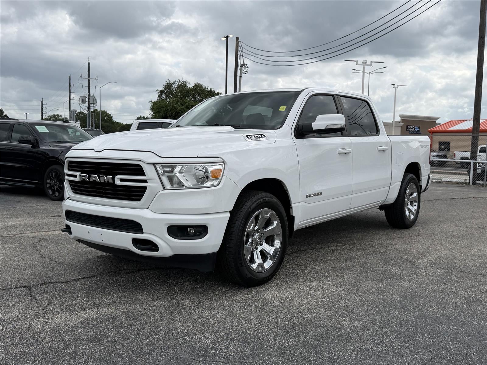 2020 RAM 1500 Lone Star Crew Cab 4x4 5'7' Box