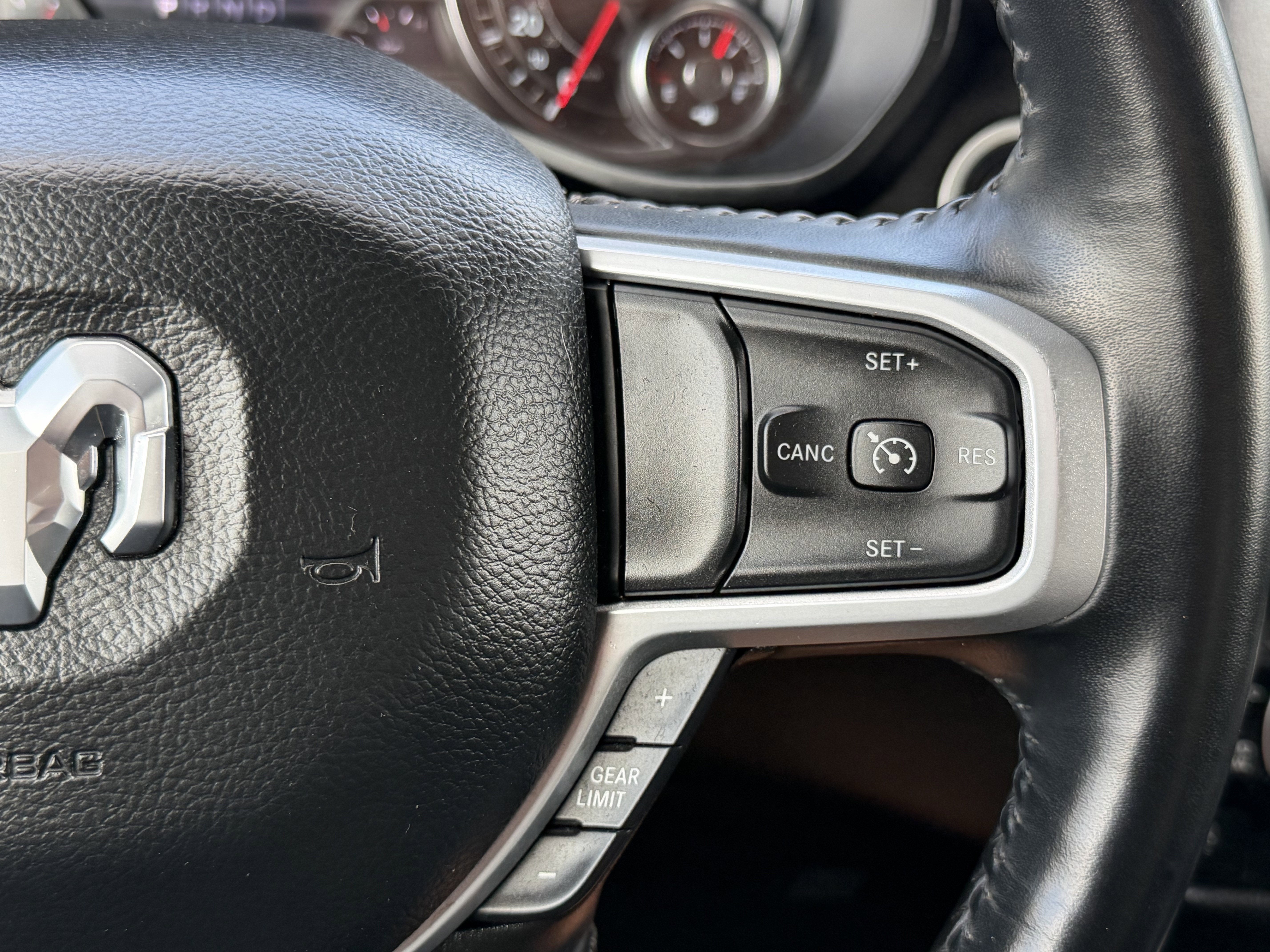 2022 RAM 1500 Big Horn Crew Cab 4x4 5'7' Box