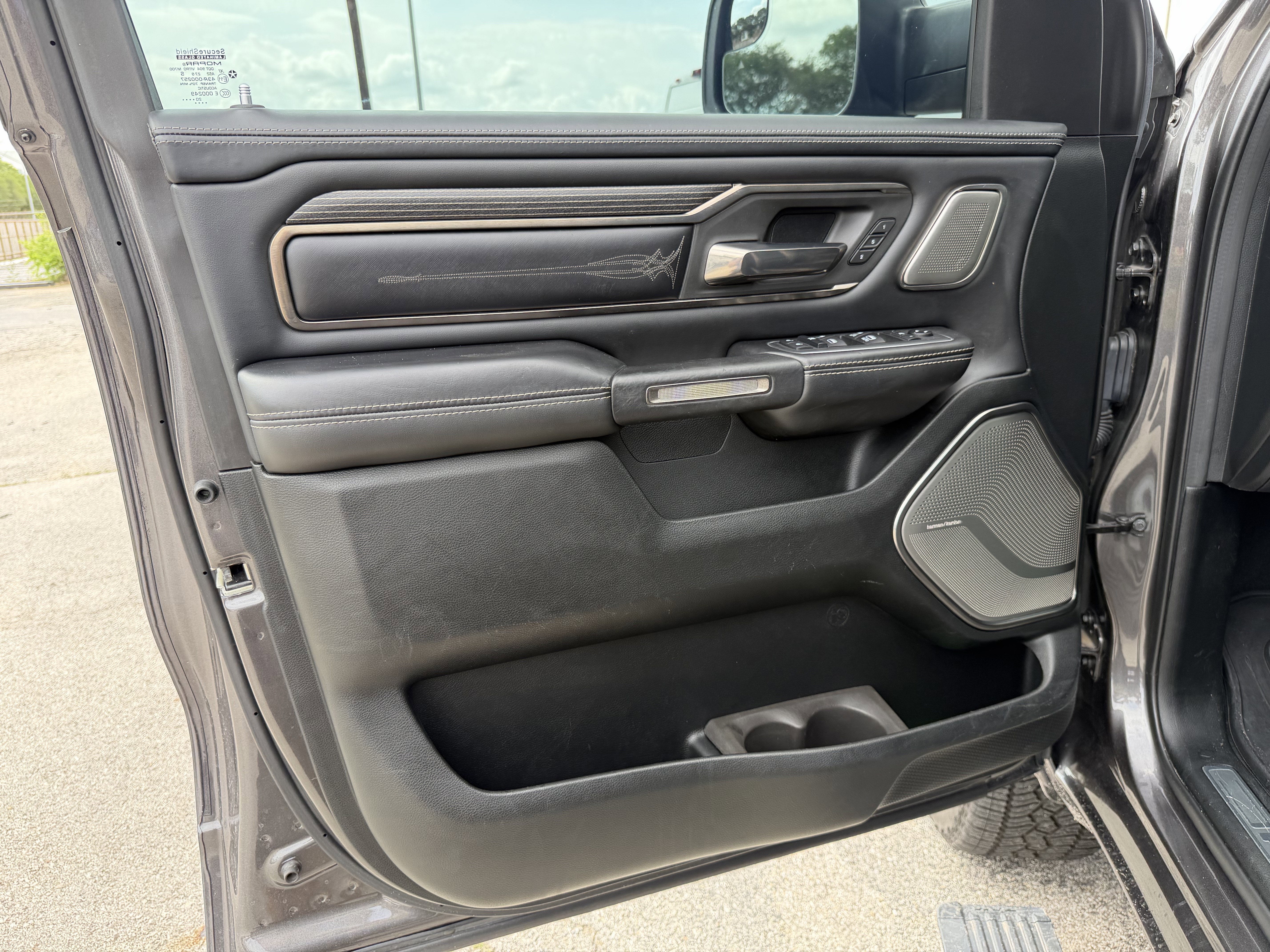 2021 RAM 1500 Limited Crew Cab 4x4 5'7' Box