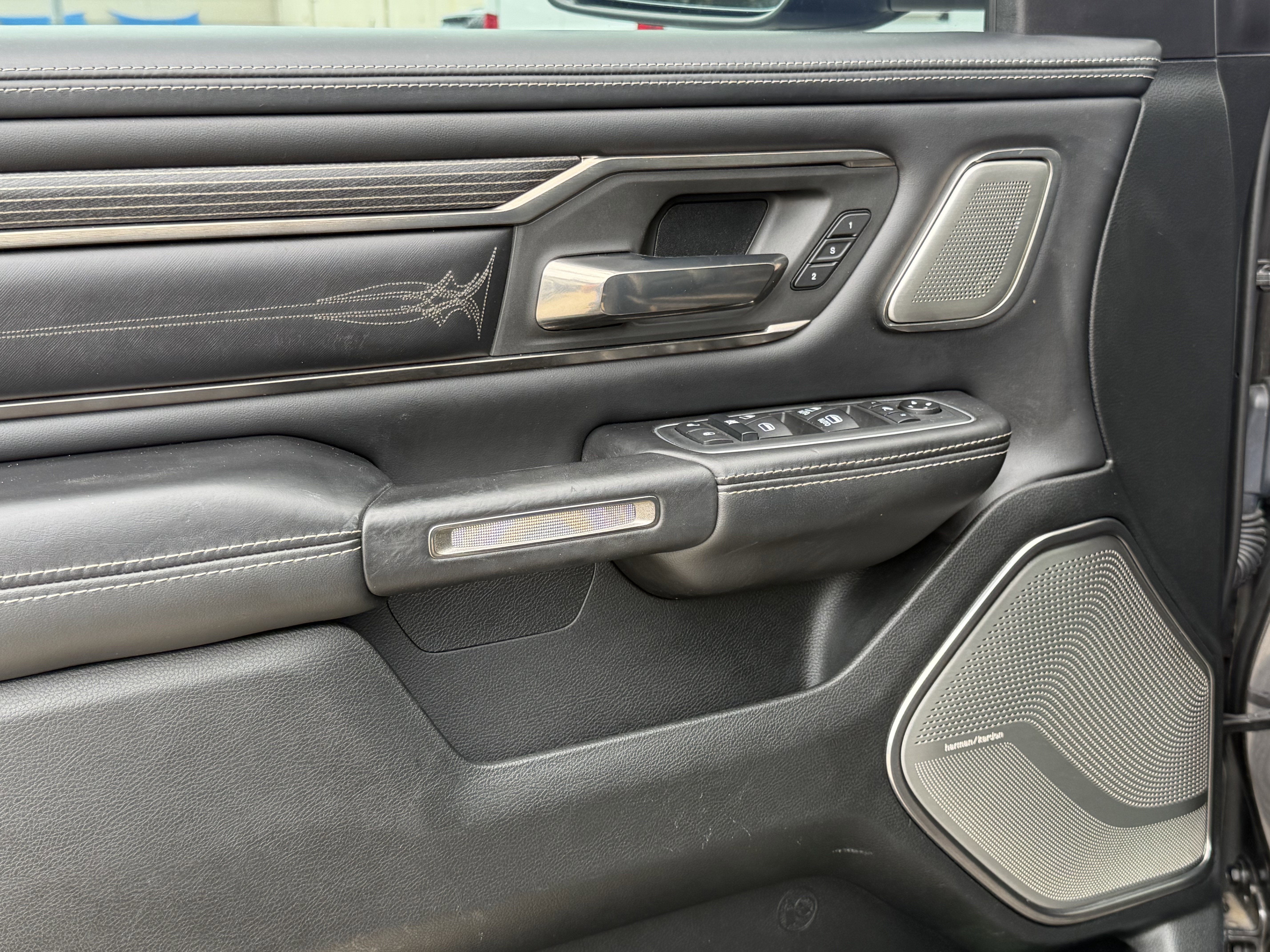 2021 RAM 1500 Limited Crew Cab 4x4 5'7' Box