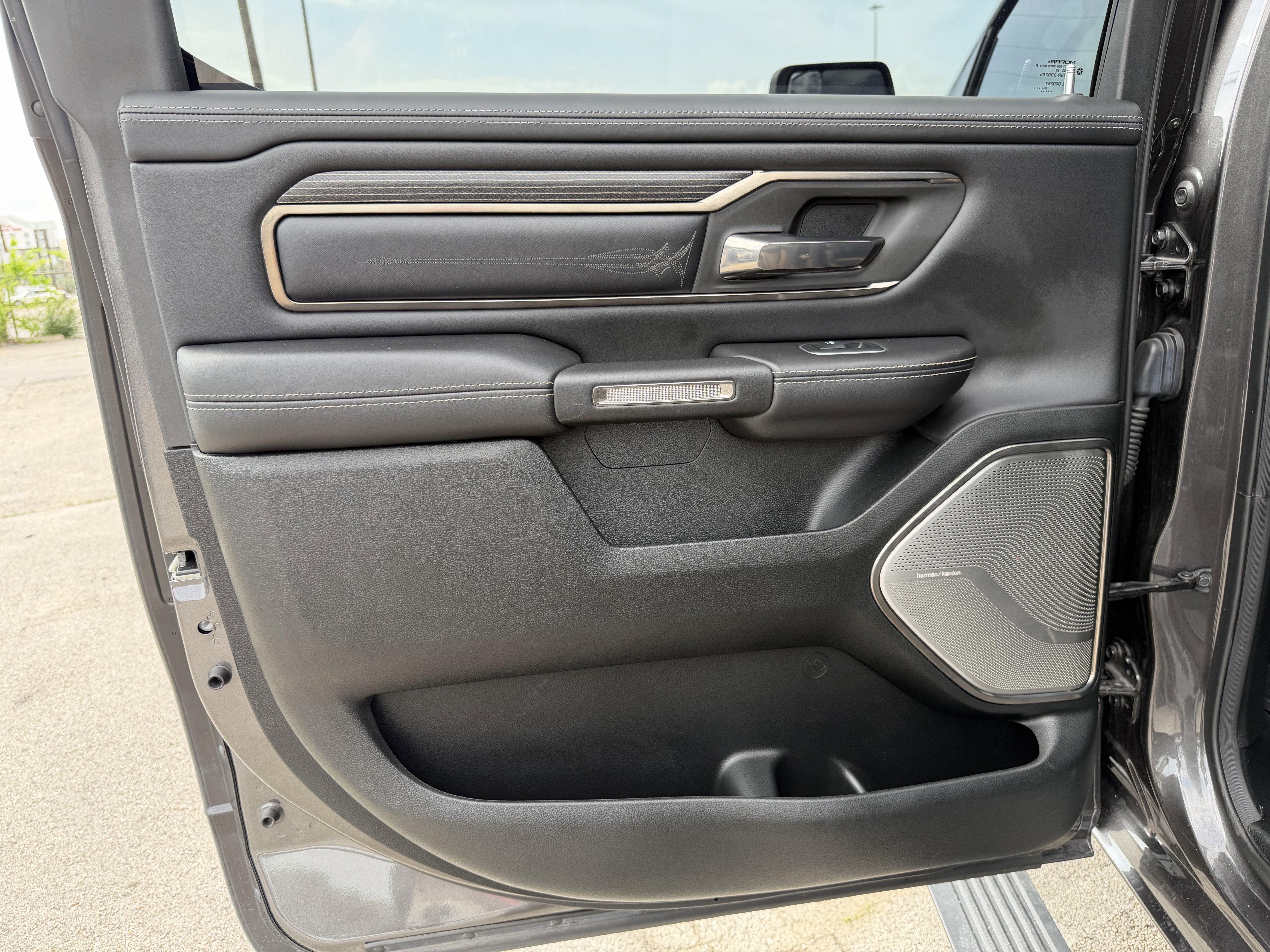 2021 RAM 1500 Limited Crew Cab 4x4 5'7' Box