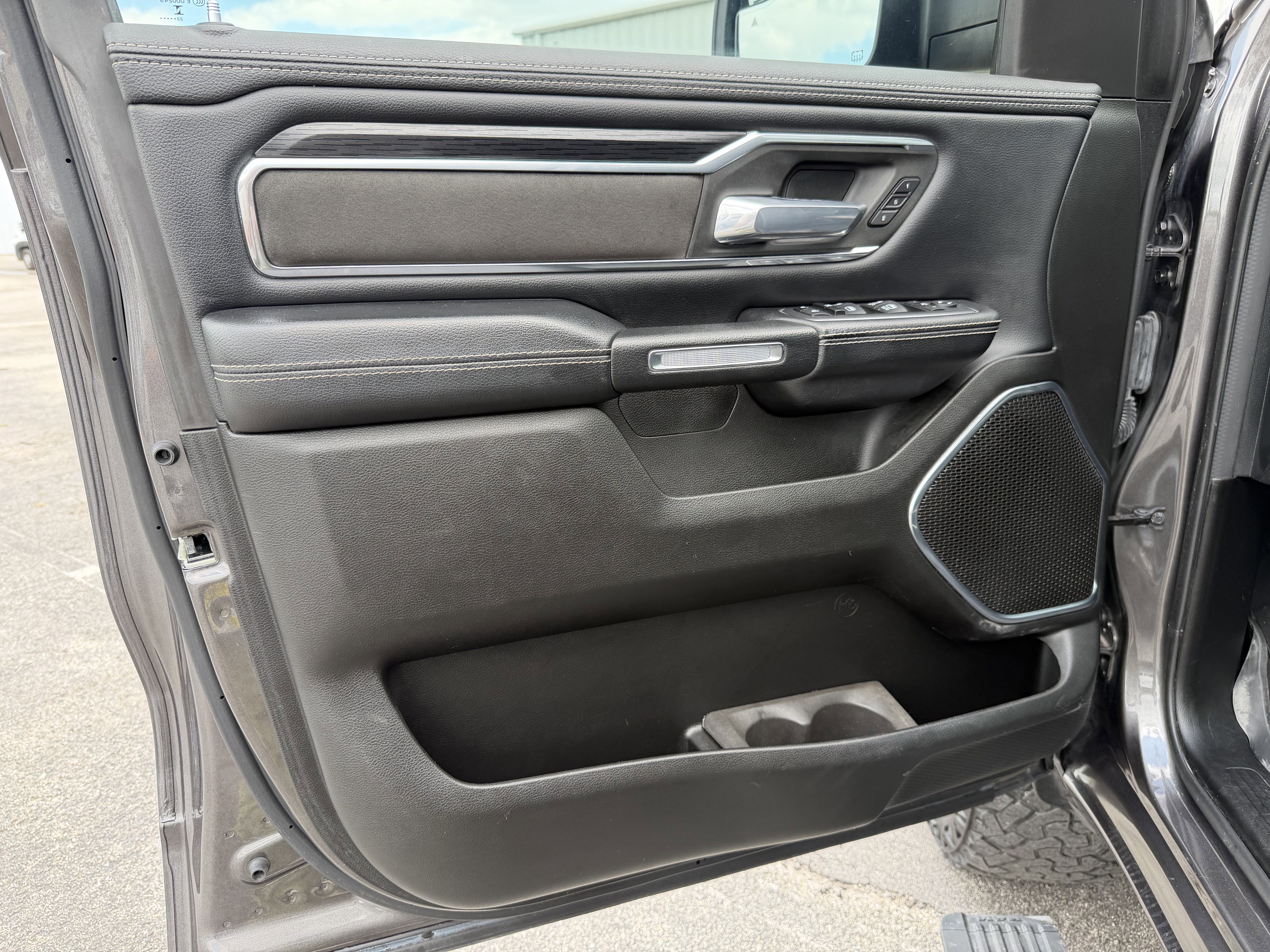 2024 RAM 1500 LARAMIE