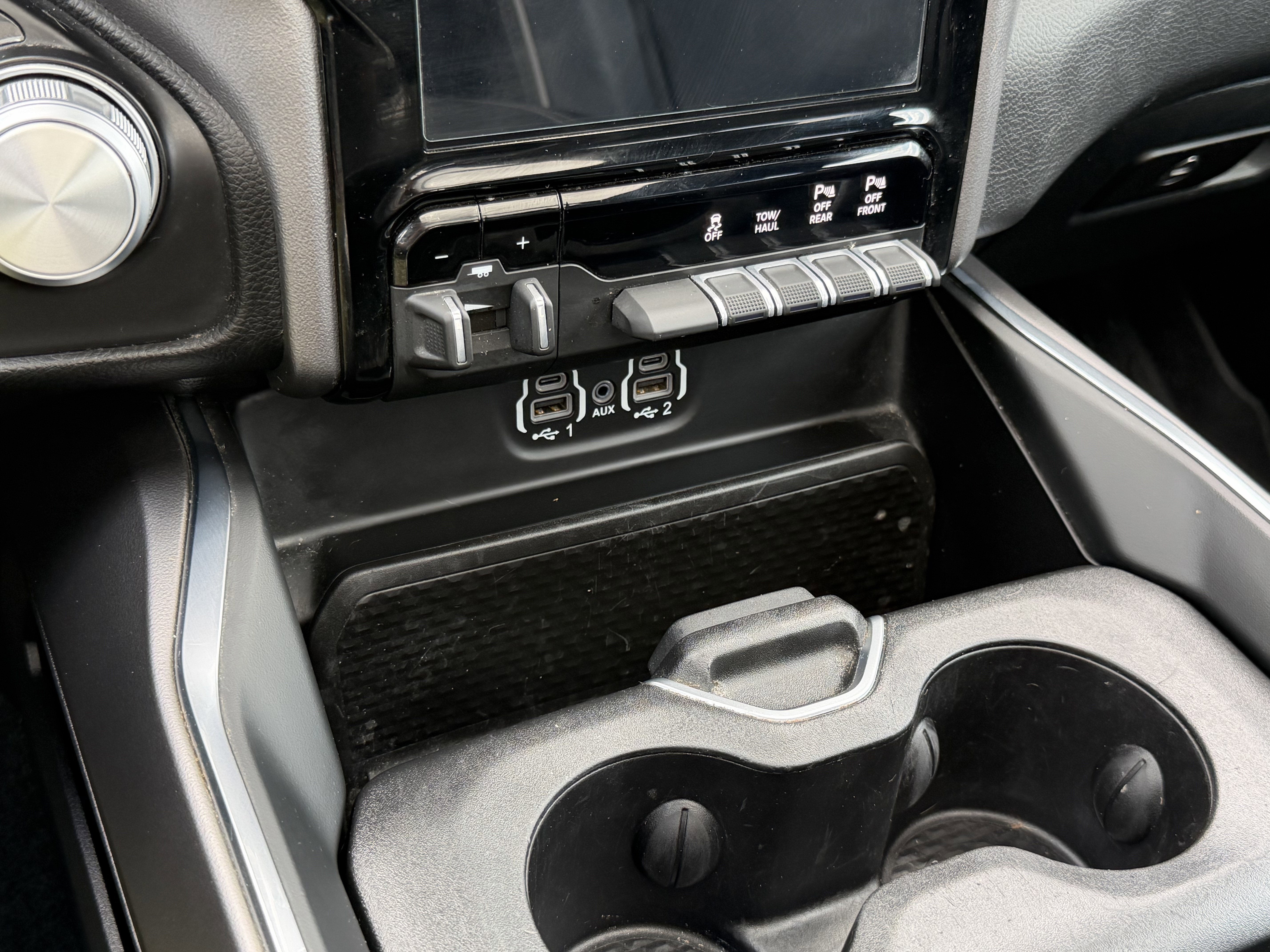 2024 RAM 1500 LARAMIE