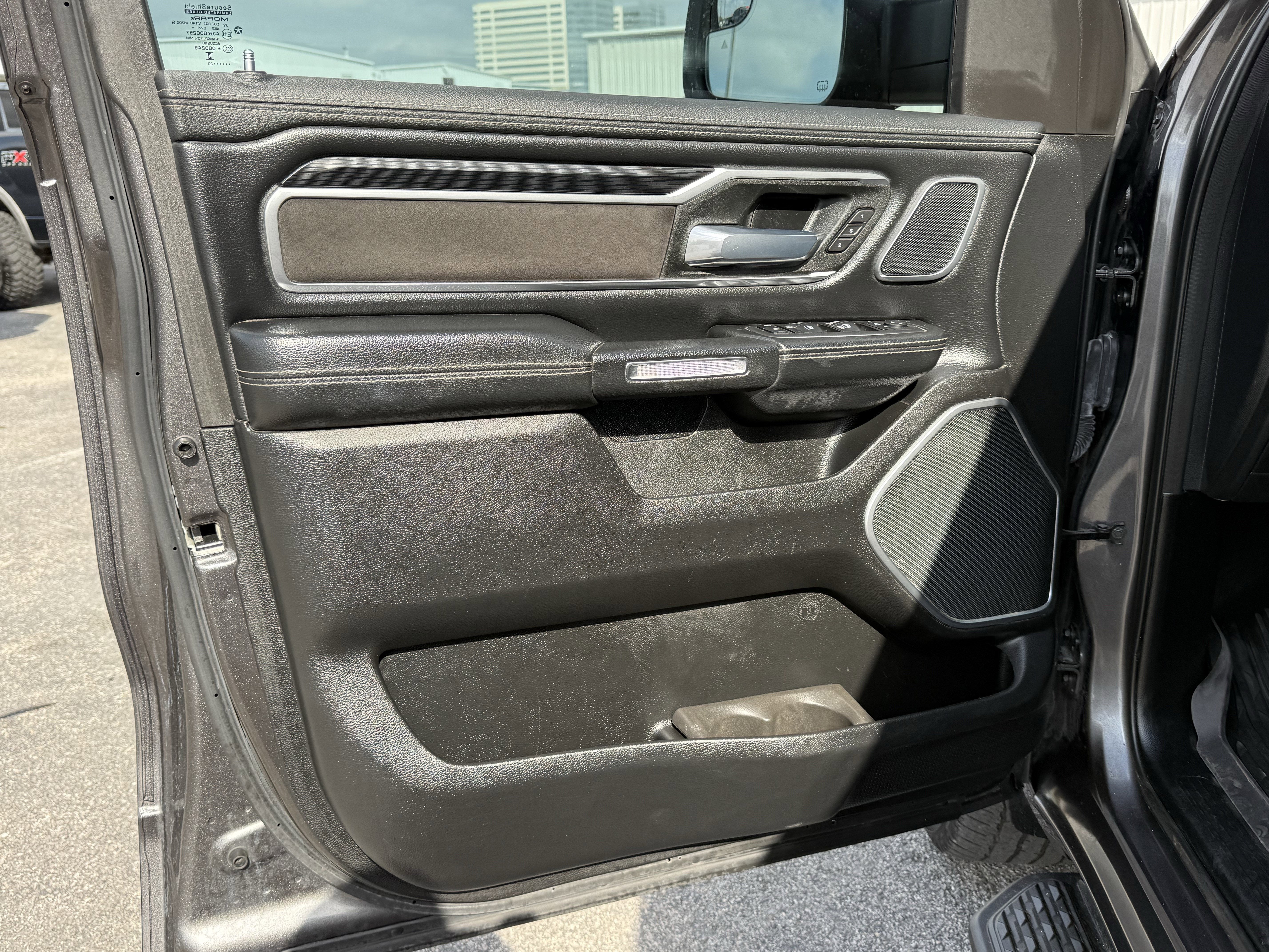 2023 RAM 1500 LARAMIE