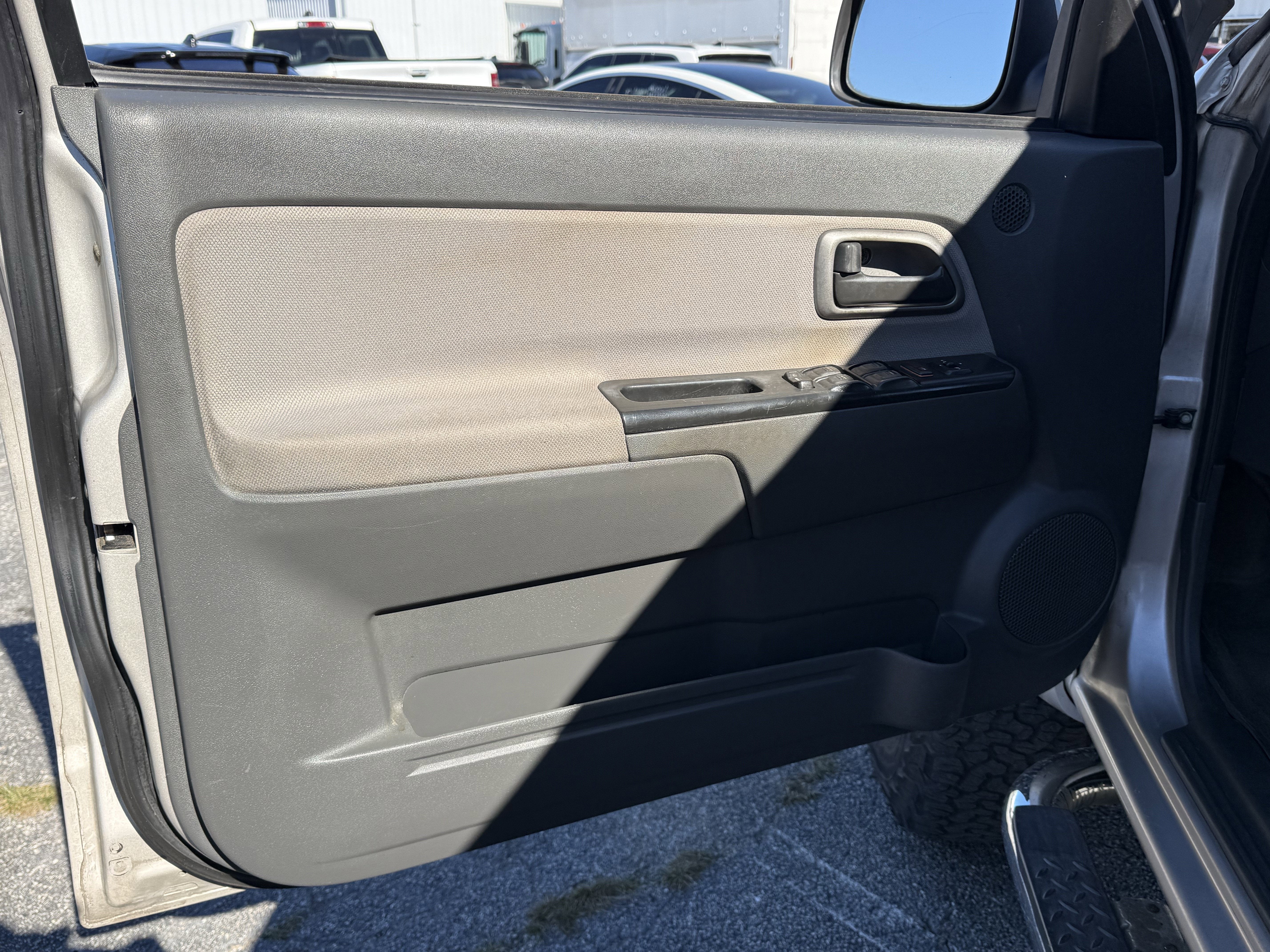 2004 Chevrolet Colorado LS