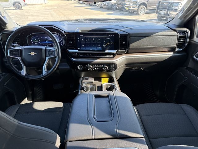 2022 Chevrolet Silverado 1500 4WD Crew Cab Standard Bed LT